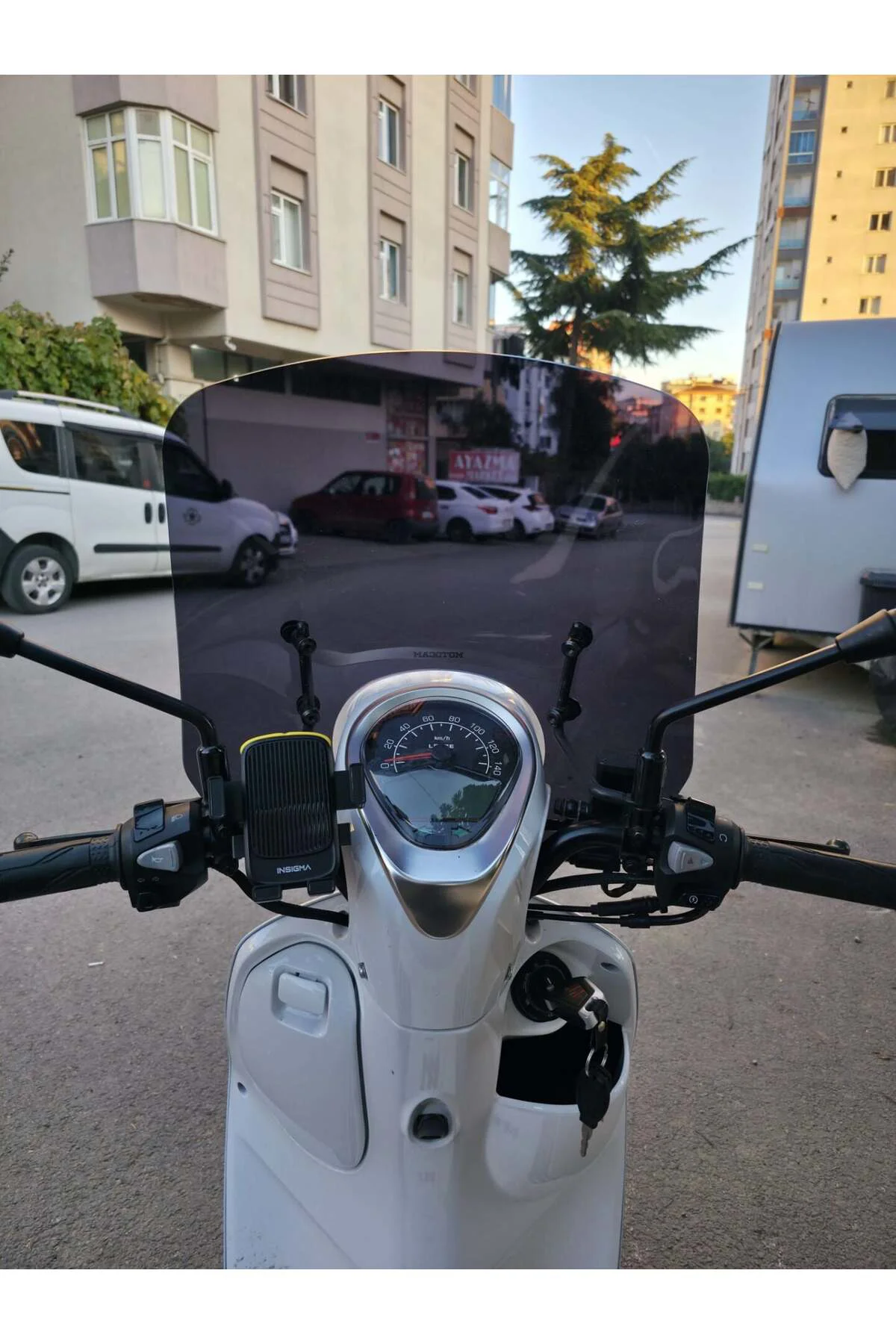 Rks Letbe LB 125 Ön Cam 2023-2026 Model 44cm Siyah Renkli 4mm APA