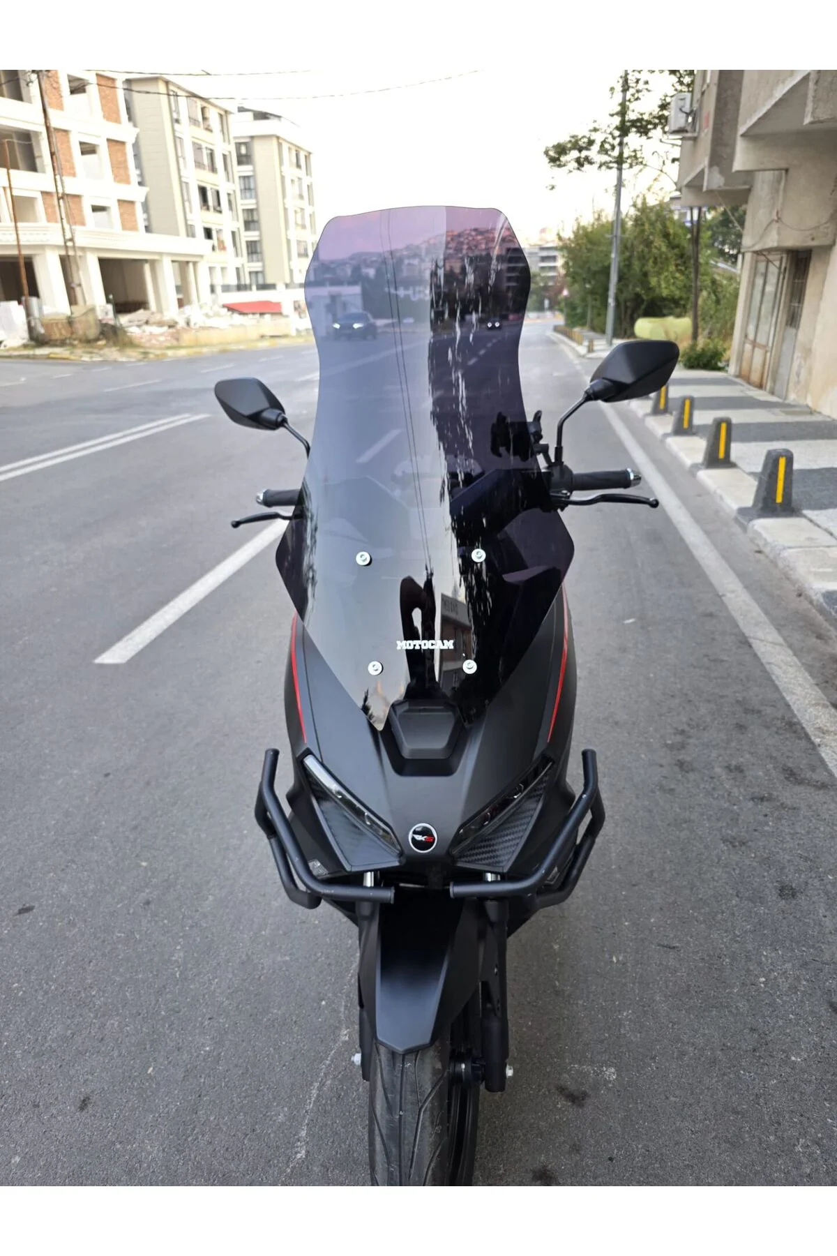 RKS Lince 125 Ön Cam 2021-2026 Model 65cm Siyah Renkli 4mm ORTA B