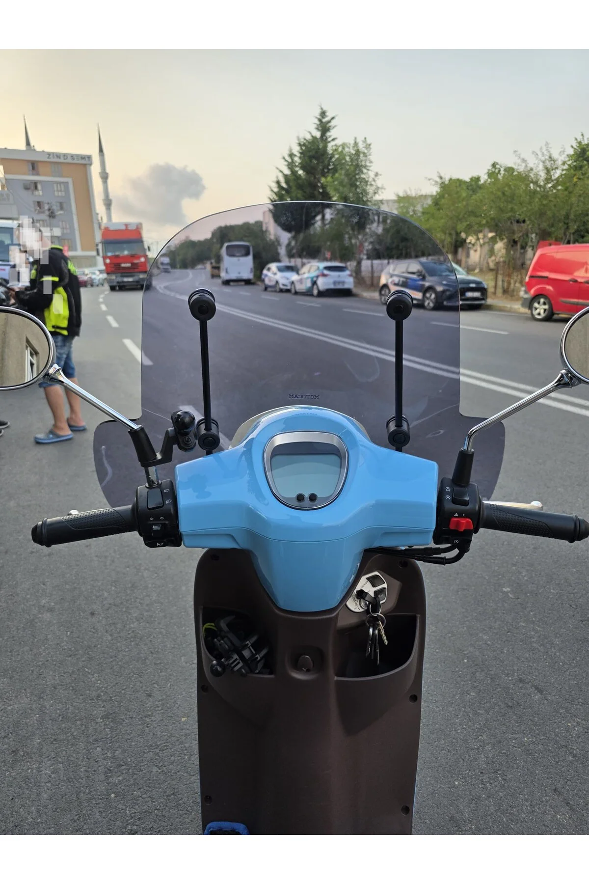 RKS LTR 125 Ön Cam 2023-2026 Model 45cm Füme Renkli 4mm Elcikli APARATSIZ