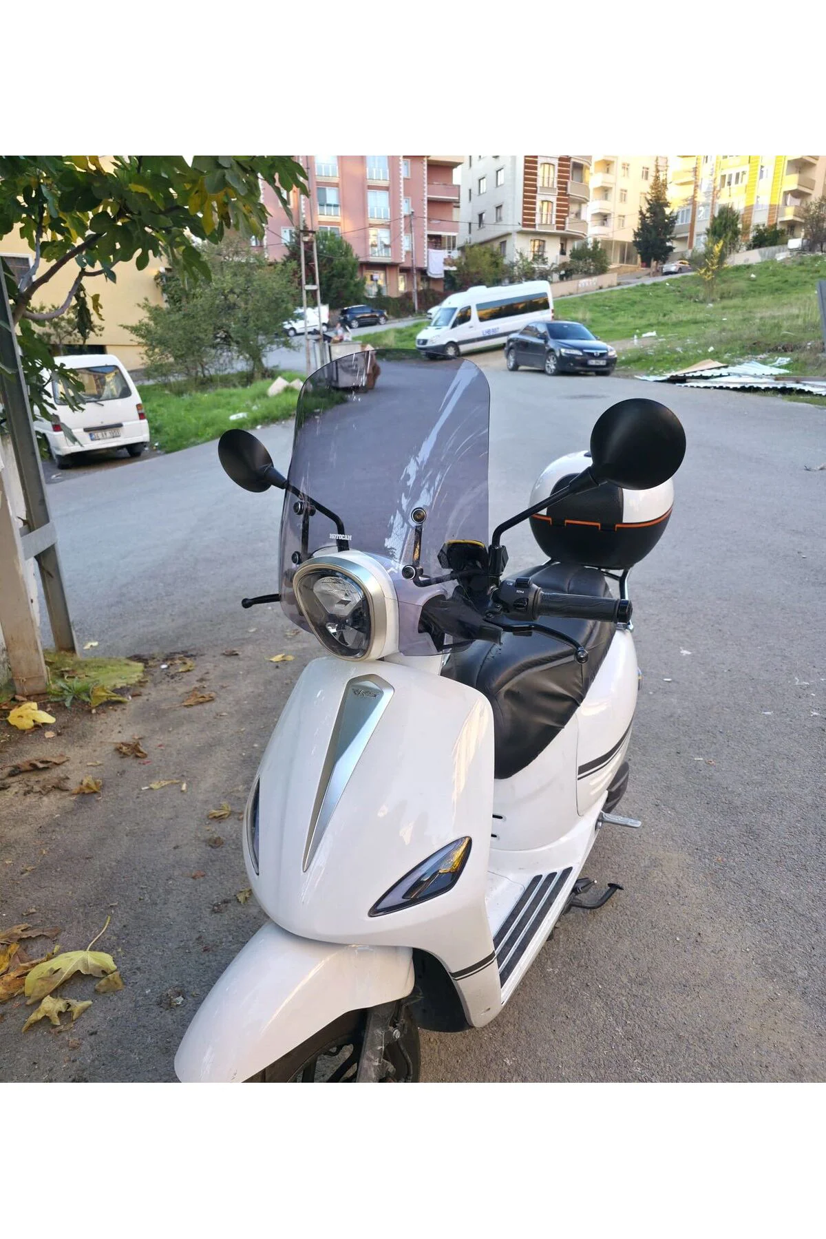 Rks Neon 125 Ön Cam 2023-2026 Model 44cm Füme Renkli 4mm APARATSI