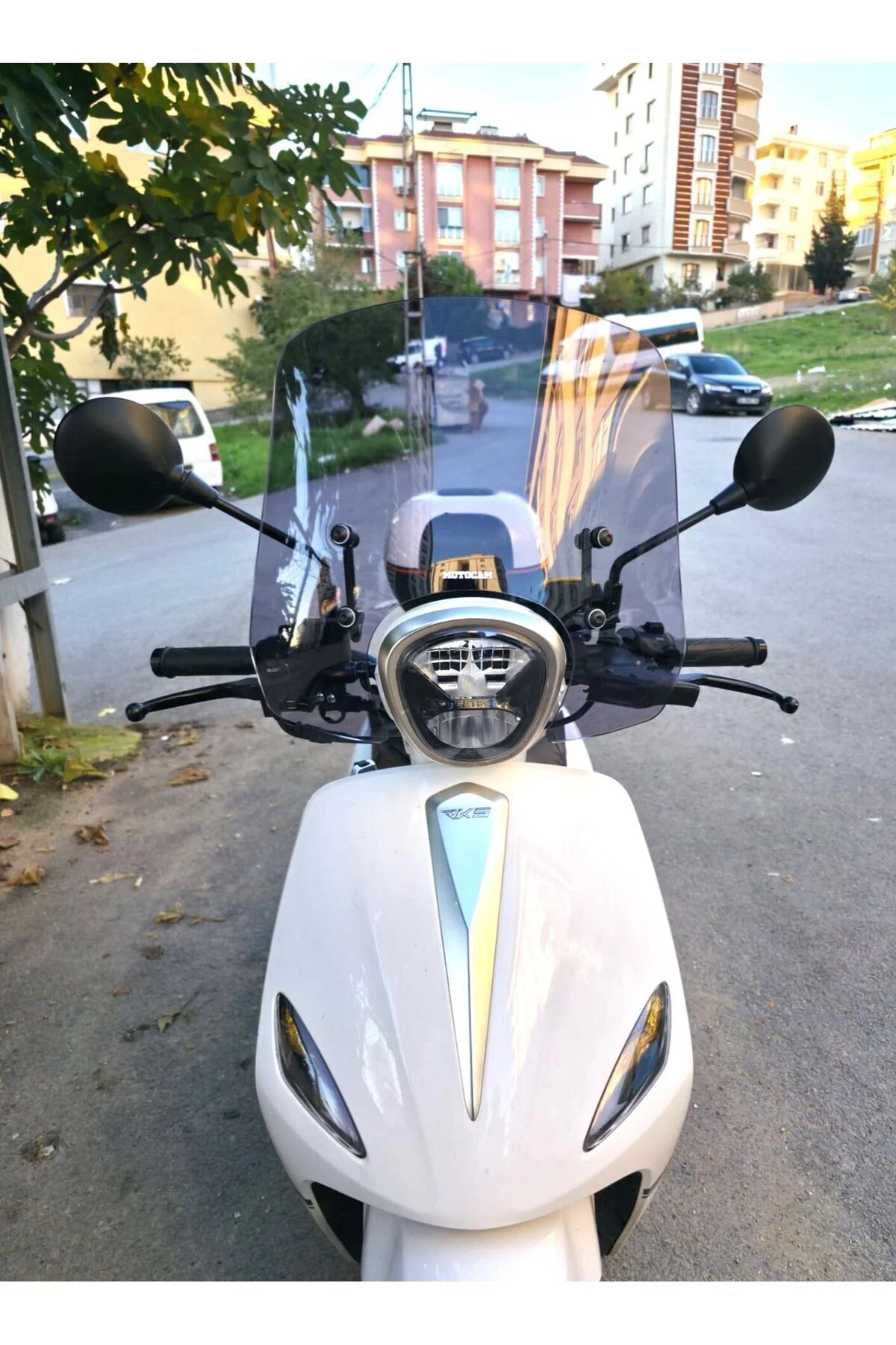 Rks Neon 125 Ön Cam 2023-2026 Model 44cm Füme Renkli 4mm APARATSI