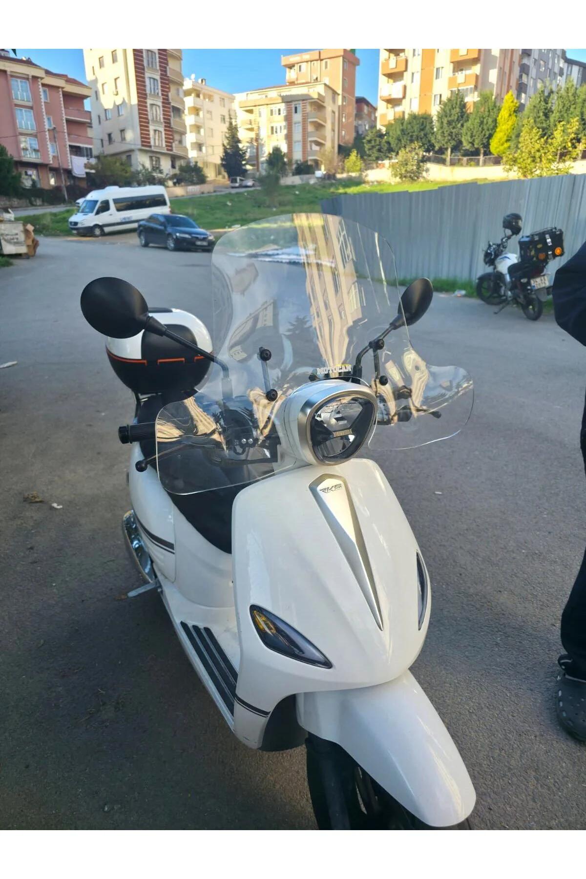Rks Neon 125 Ön Cam 2023-2026 Model 45cm Şeffaf Renkli 4mm Elcikl