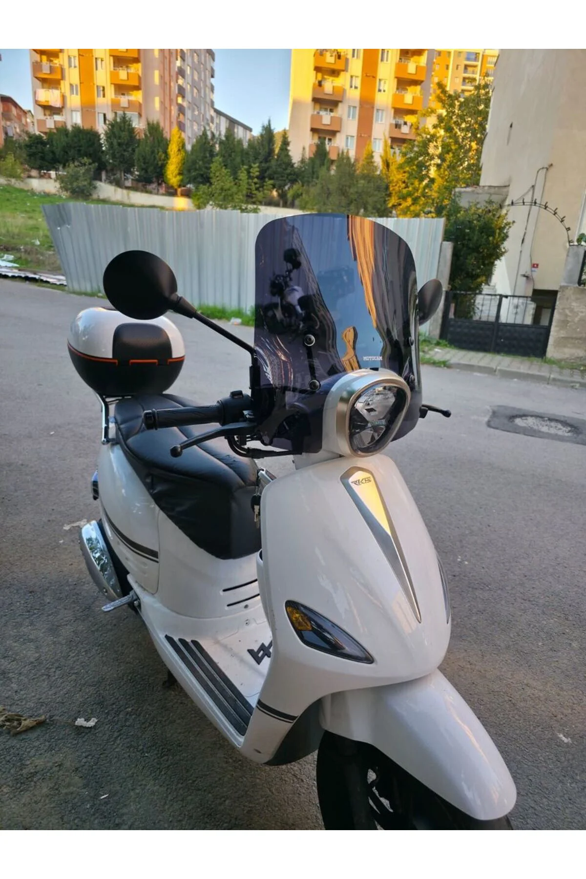Rks Neon 125 Ön Cam 2023-2026 Model 44cm Siyah Renkli 4mm APARATSIZ