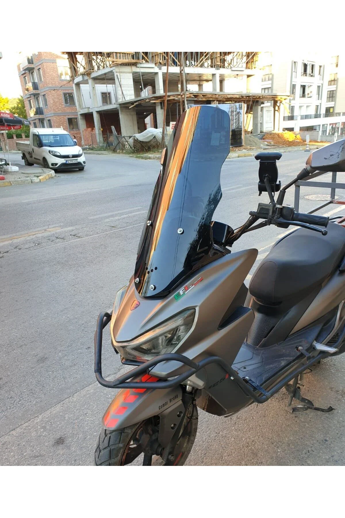 RKS Newlight 125 Ön Cam 2021-2022 Model 55cm Siyah Renkli 4mm PRO MODELE UYMAZ