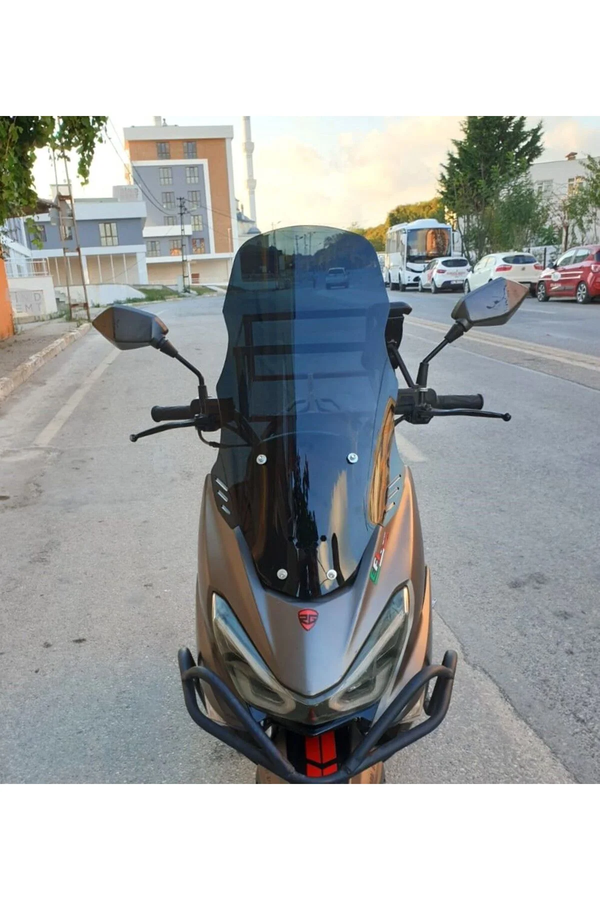 RKS Newlight 125 Ön Cam 2021-2022 Model 65cm Siyah Renkli 4mm PRO MODELE UYMAZ