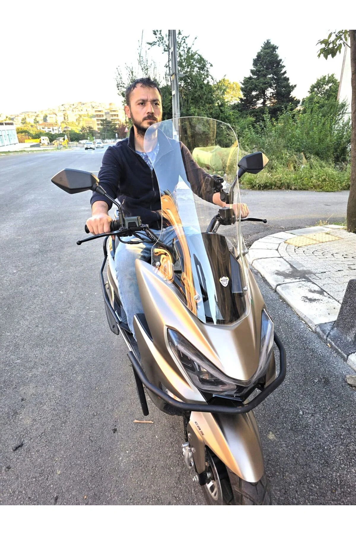 RKS Newlight PRO Ön Cam 2023-2026 Model 68cm Şeffaf Renkli 4mm ORTA BOYLU