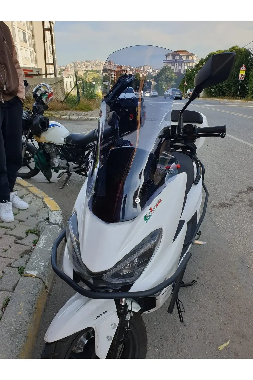 RKS Newlight PRO Siperlik Ön Cam 2023-2025 Model 68cm açık füme R