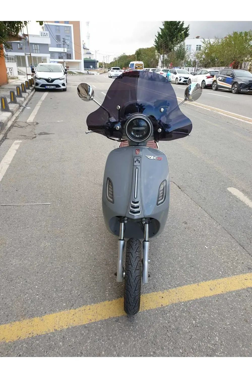 RKS Pride 125 Ön Cam 2023-2024 Model 39cm siyah Renkli 4mm APARAT