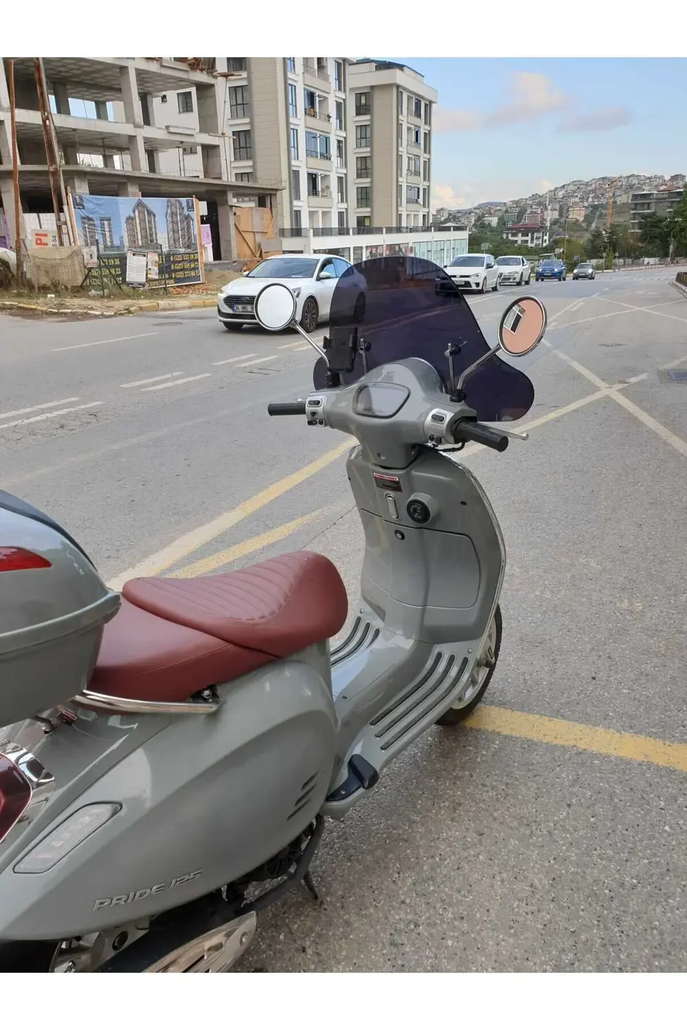 RKS Pride 125 Ön Cam 2023-2024 Model 39cm siyah Renkli 4mm APARAT