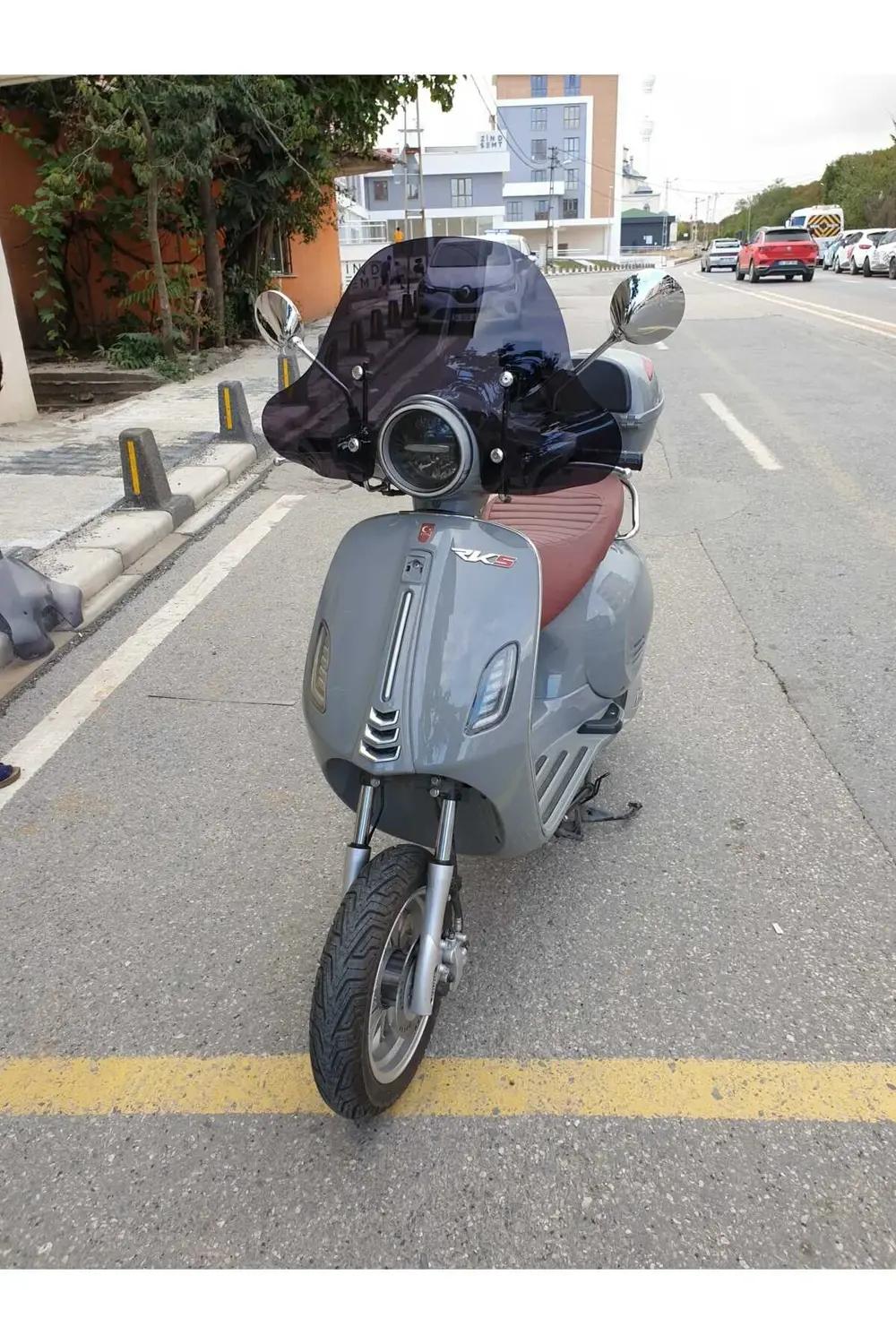 RKS Pride 125 Ön Cam 2023-2024 Model 39cm siyah Renkli 4mm APARAT