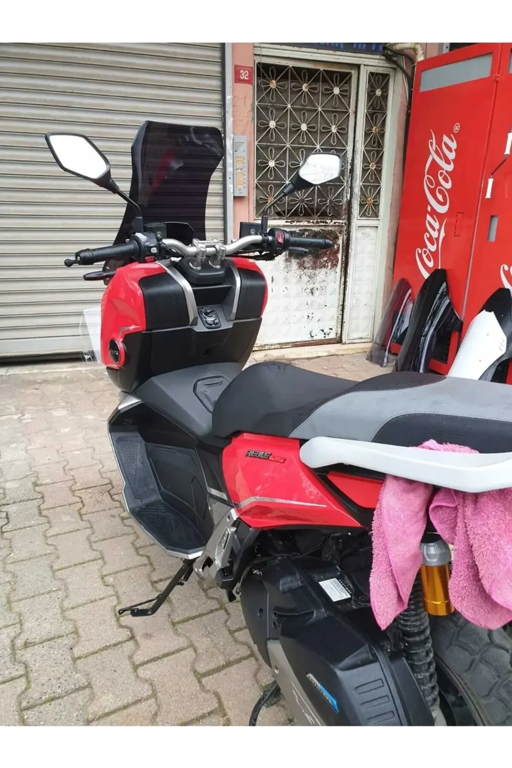 RKS Reale 125 Ön Cam 2023-2025 Model 75cm Siyah Renkli 4mm UZUN