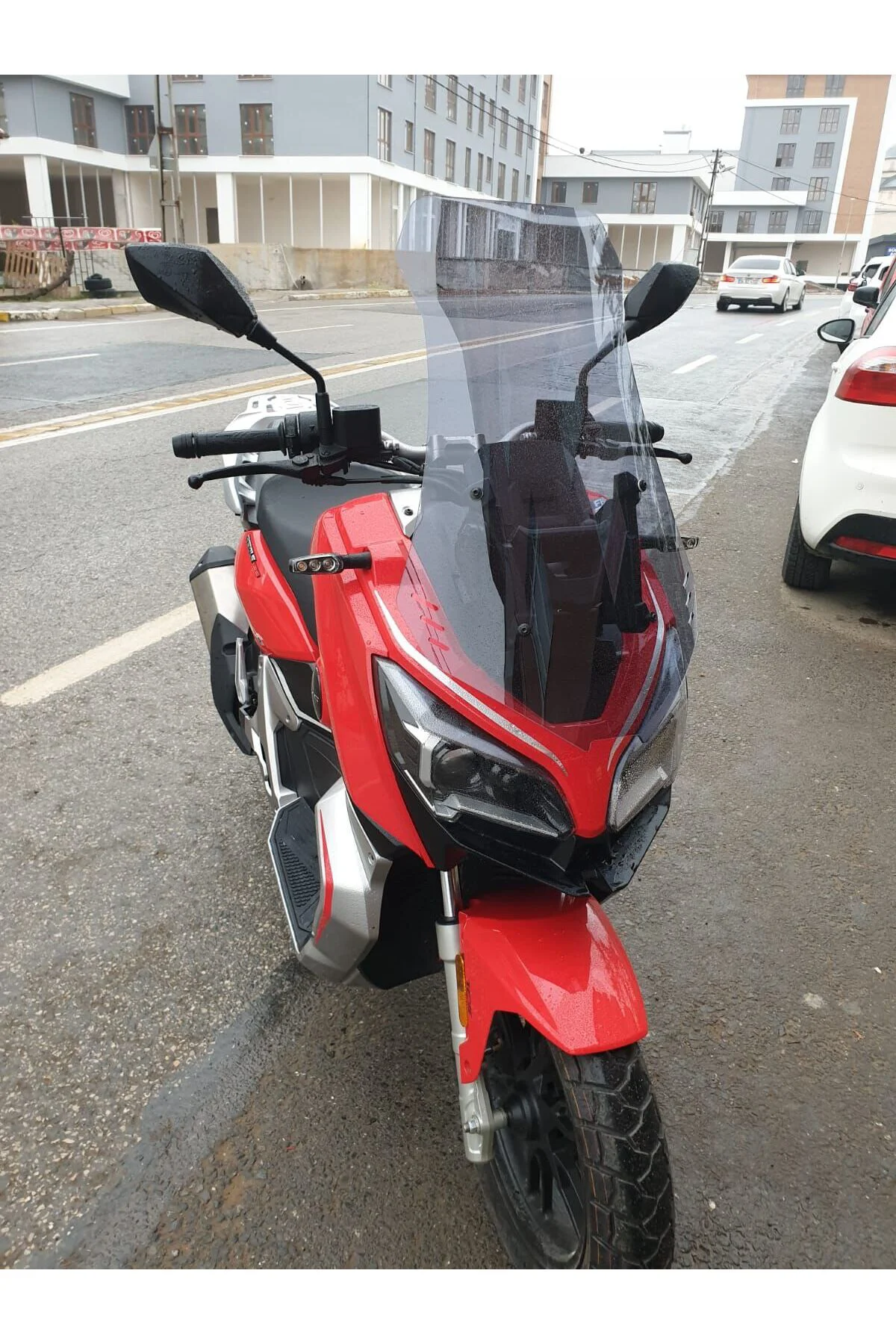 RKS Reale 125 Ön Cam 2023-2026 Model 65cm Füme Renkli 4mm ORTA BO