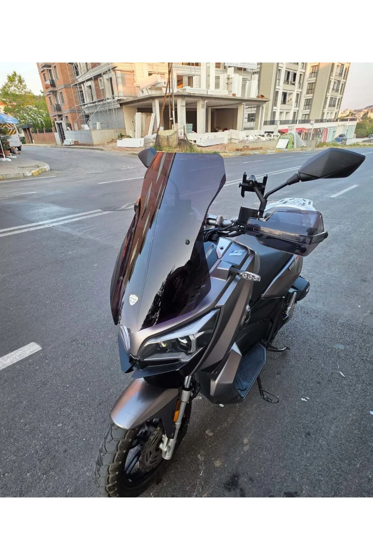RKS Reale 125 Ön Cam 2023-2026 Model 55cm Siyah Renkli 4mm KISA S
