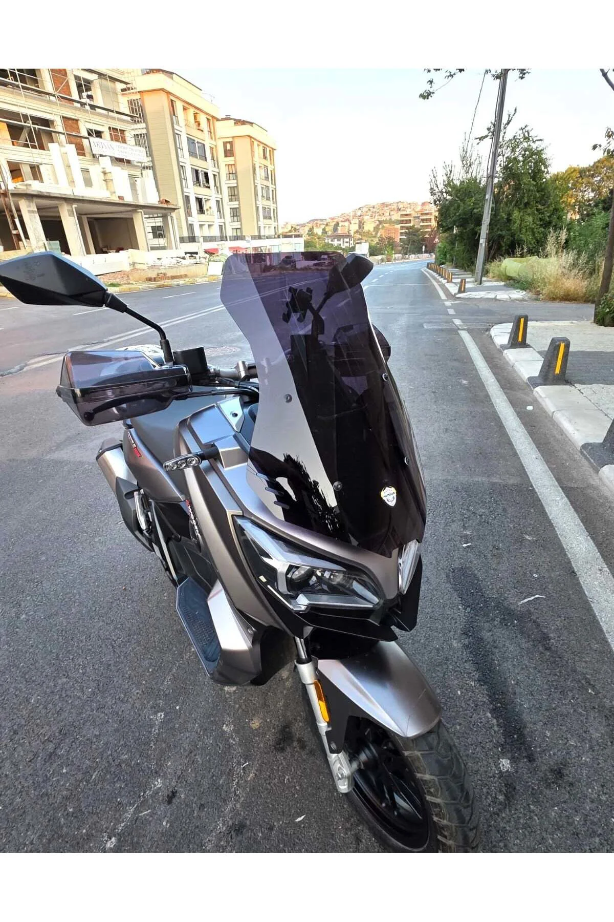 RKS Reale 125 Ön Cam 2023-2026 Model 55cm Siyah Renkli 4mm KISA S