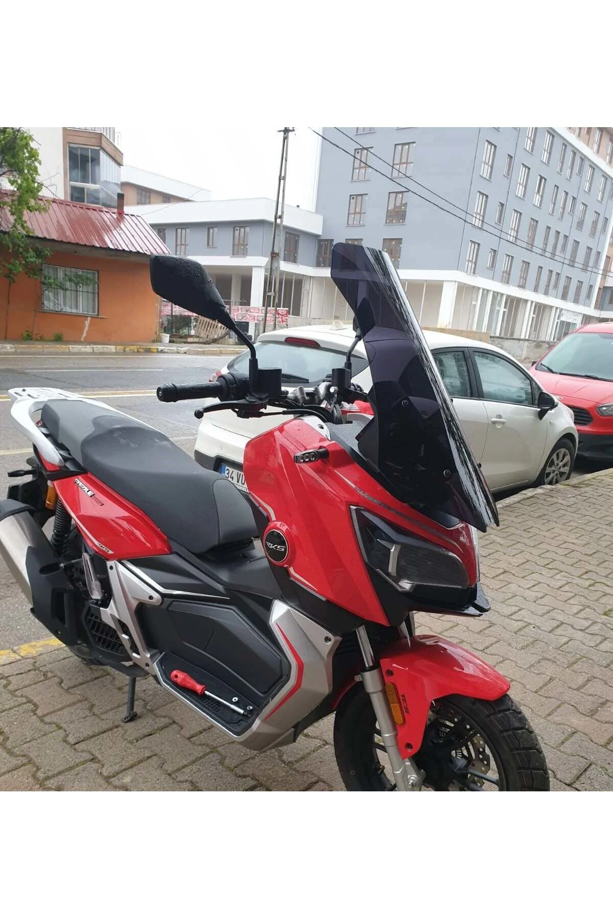 RKS Reale 125 Ön Cam 2023-2026 Model 75cm Siyah Renkli 4mm UZUN