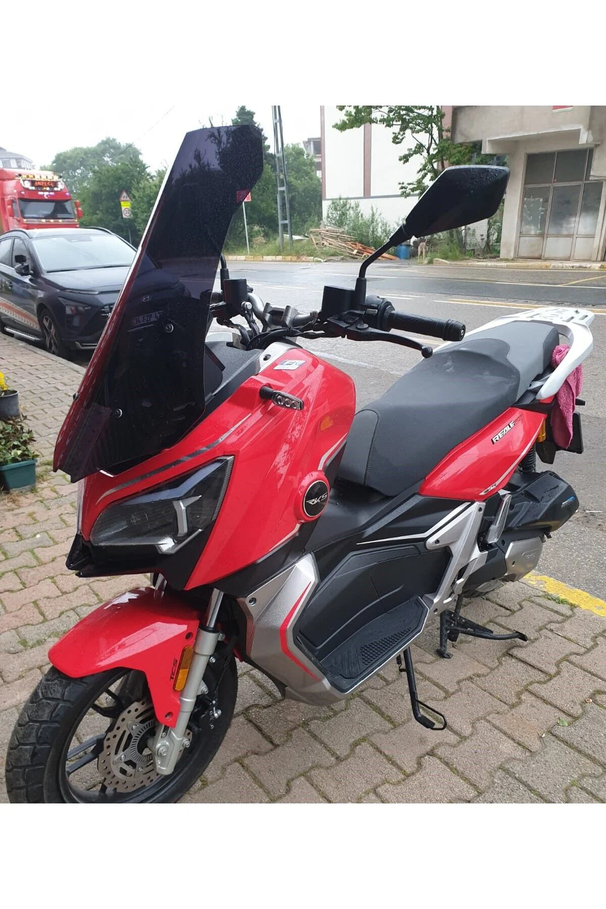 RKS Reale 125 Ön Cam 2023-2026 Model 75cm Siyah Renkli 4mm UZUN