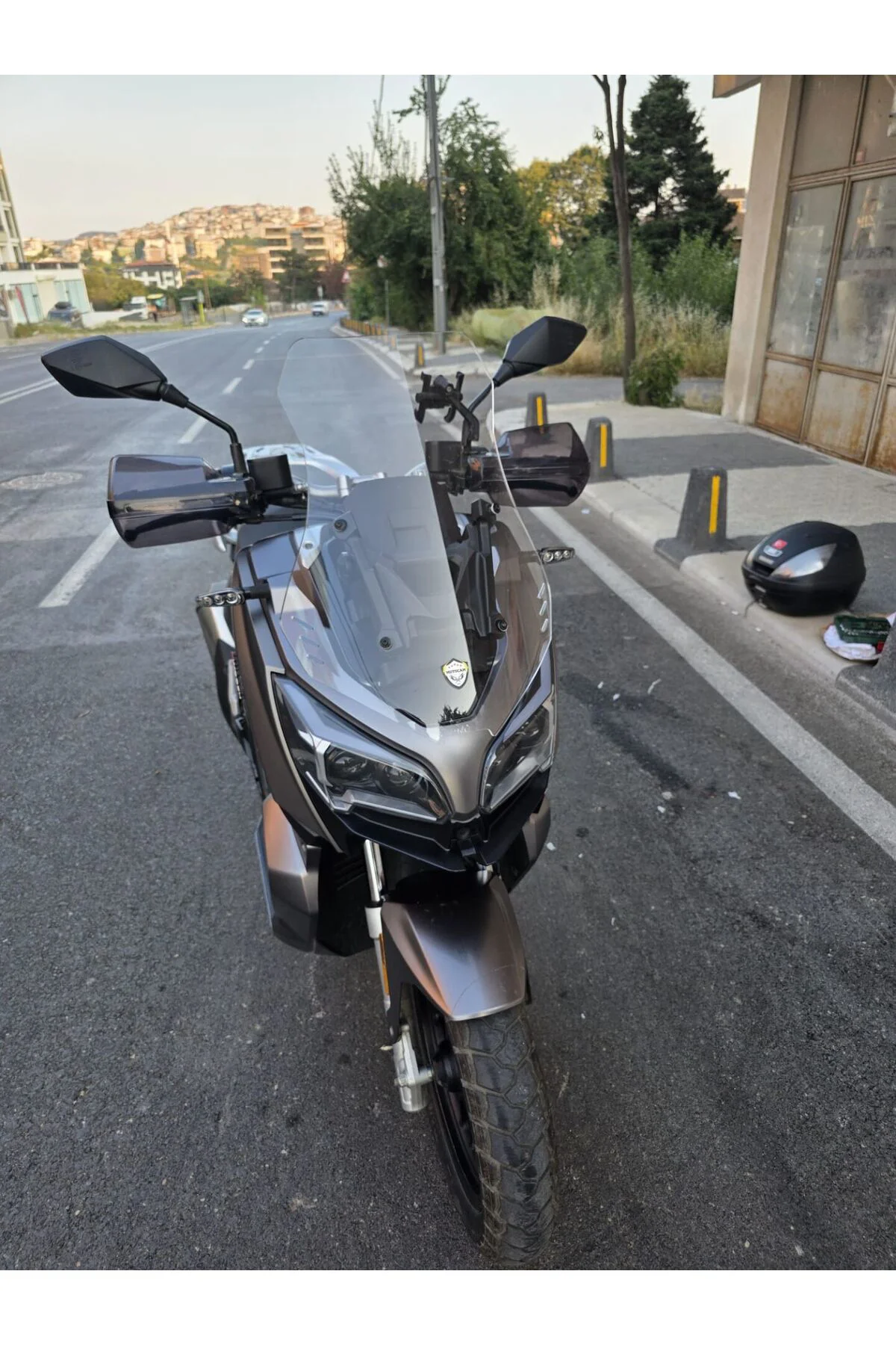 RKS Reale 125 Ön Cam 2023-2026 Model 55cm Şeffaf Renkli 4mm KISA 