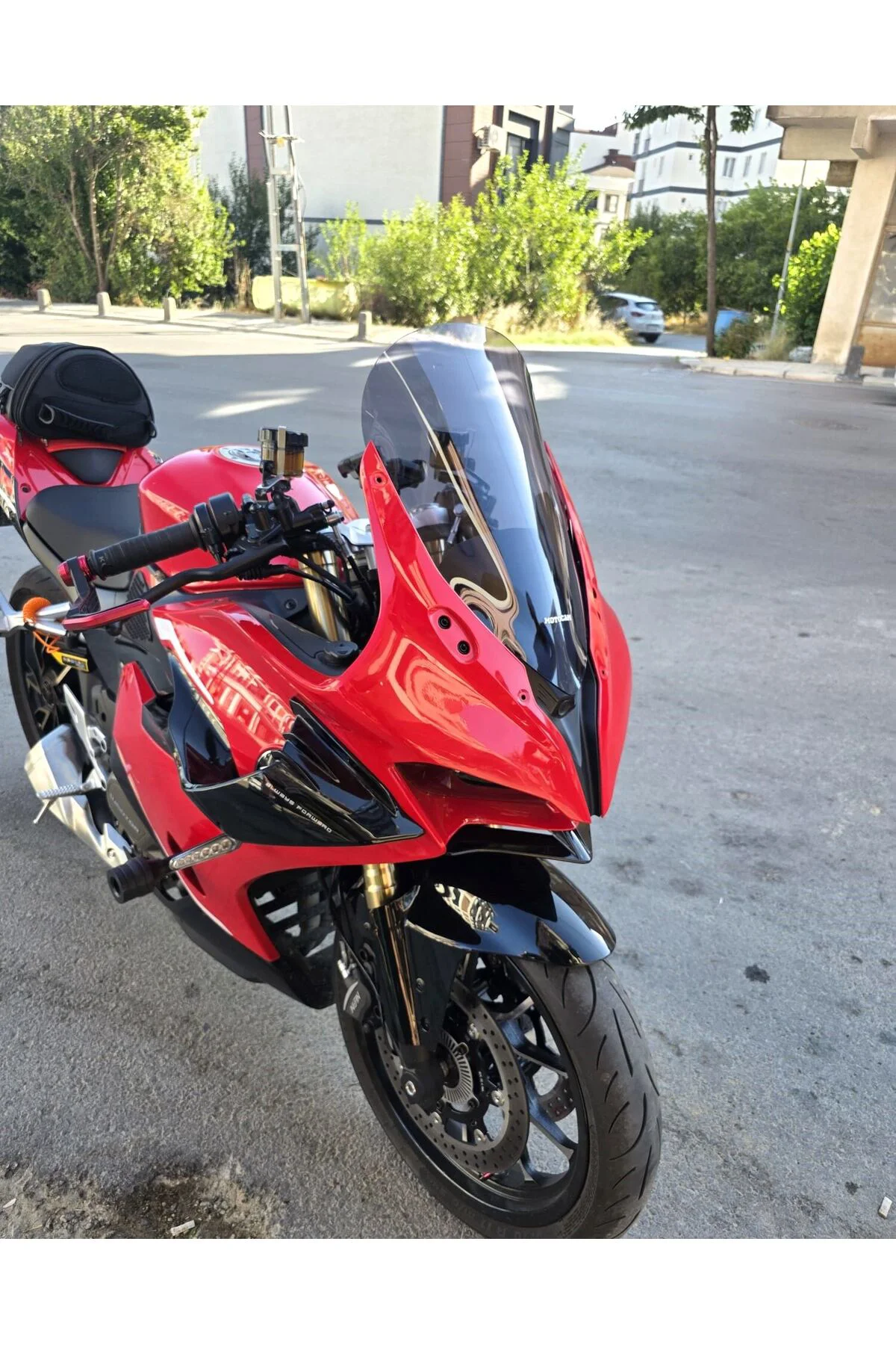 RKS SRK 550 RS Ön Cam 2023-2026 Model 42cm Füme Renkli 4mm