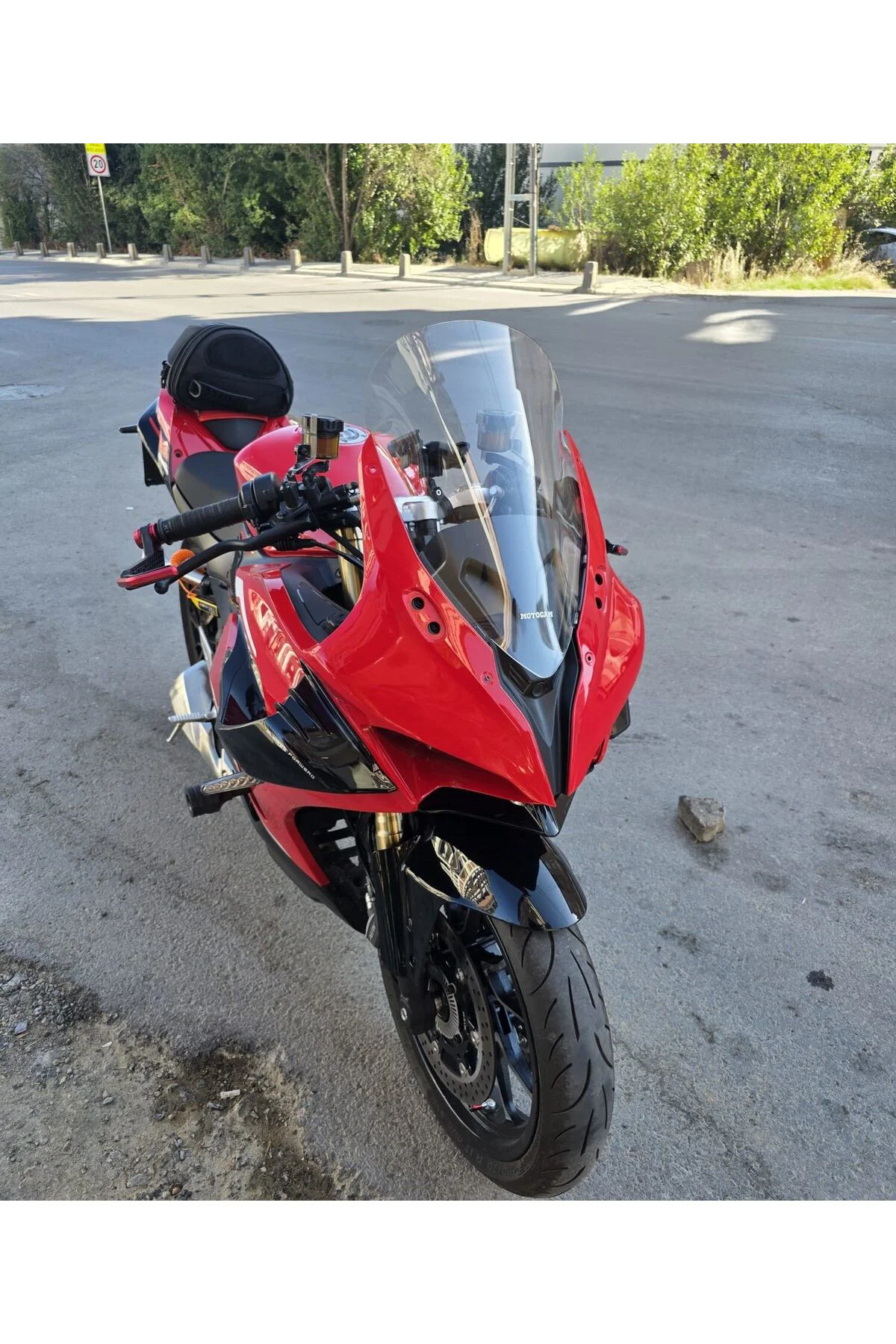 RKS SRK 550 RS Ön Cam 2023-2026 Model 42cm Şeffaf Renkli 4mm