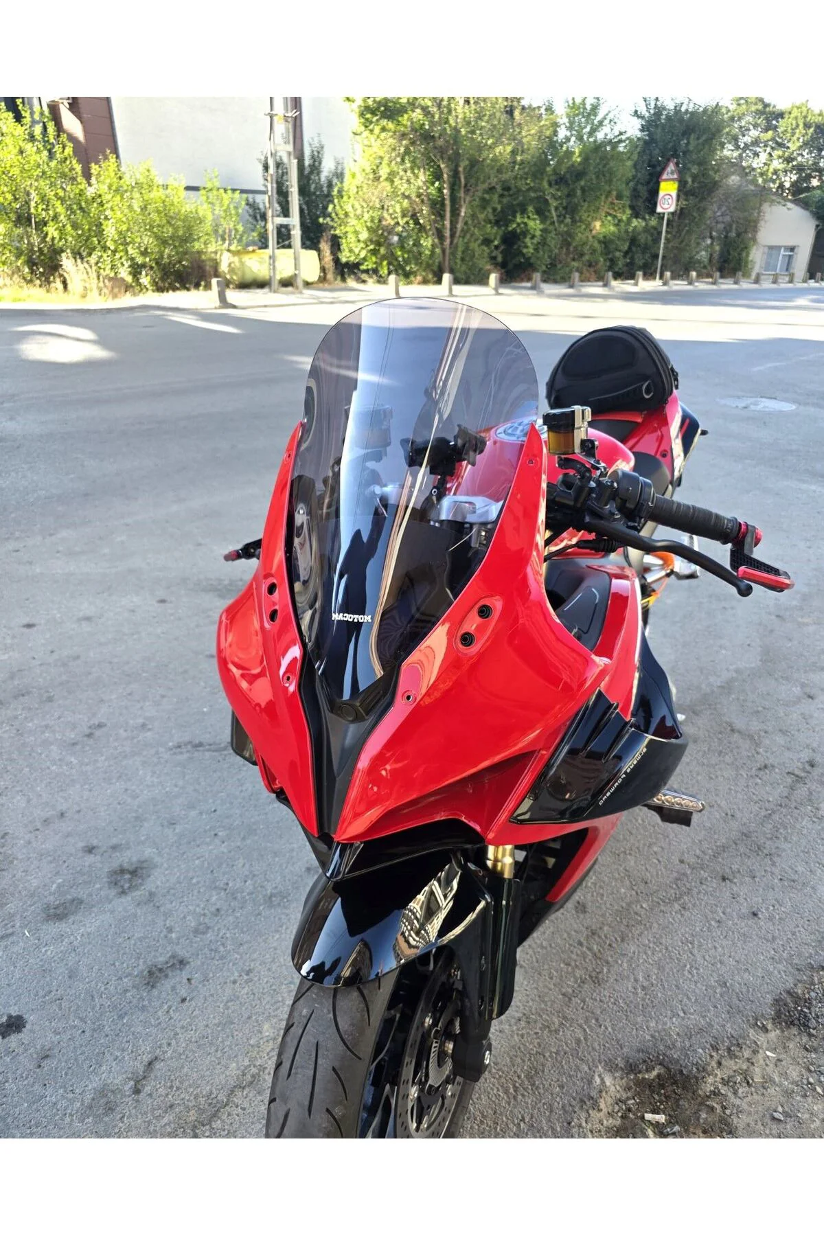 RKS SRK 550 RS Ön Cam 2023-2026 Model 42cm Füme Renkli 4mm