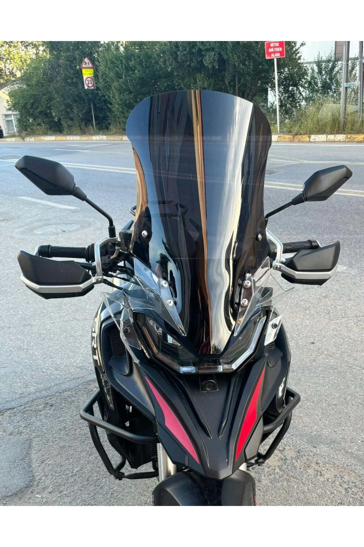RKS SRT 800 SX Ön Cam 2023-2026 Model 61cm Siyah Renkli 4mm