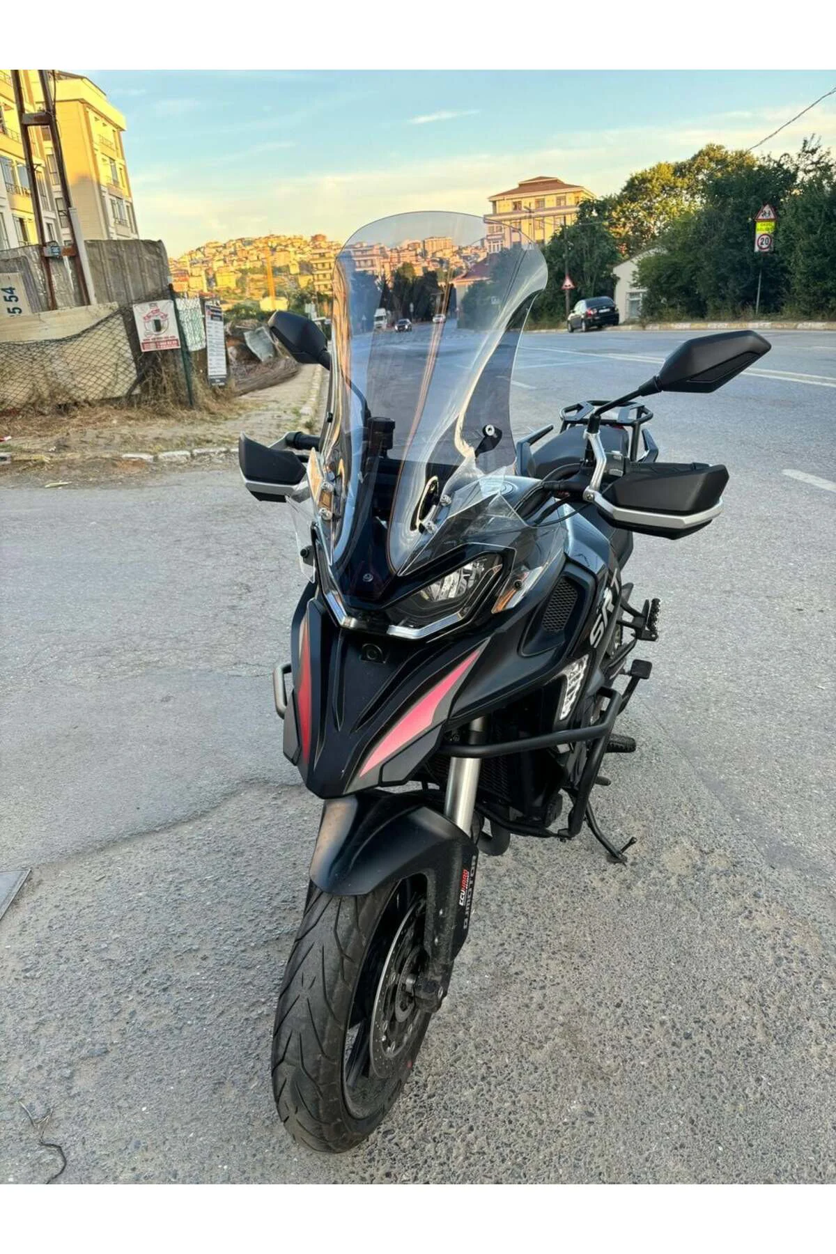 RKS SRT 900 SX Ön Cam 2023-2026 Model 61cm Füme Renkli 4mm