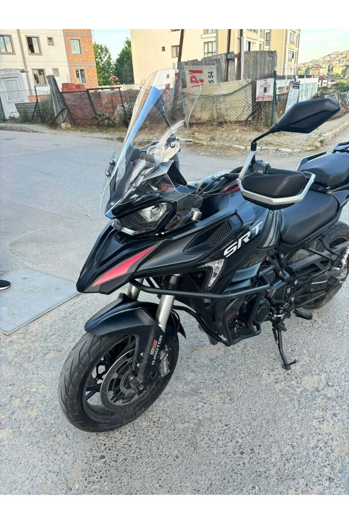 RKS SRT 900 SX Ön Cam 2023-2026 Model 61cm Şeffaf Renkli 4mm