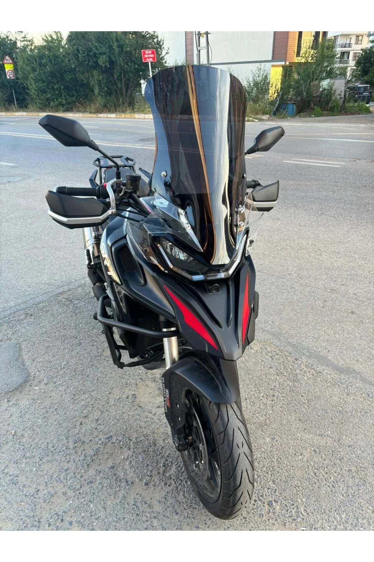 RKS SRT 900 SX Ön Cam 2023-2026 Model 61cm Siyah Renkli 4mm