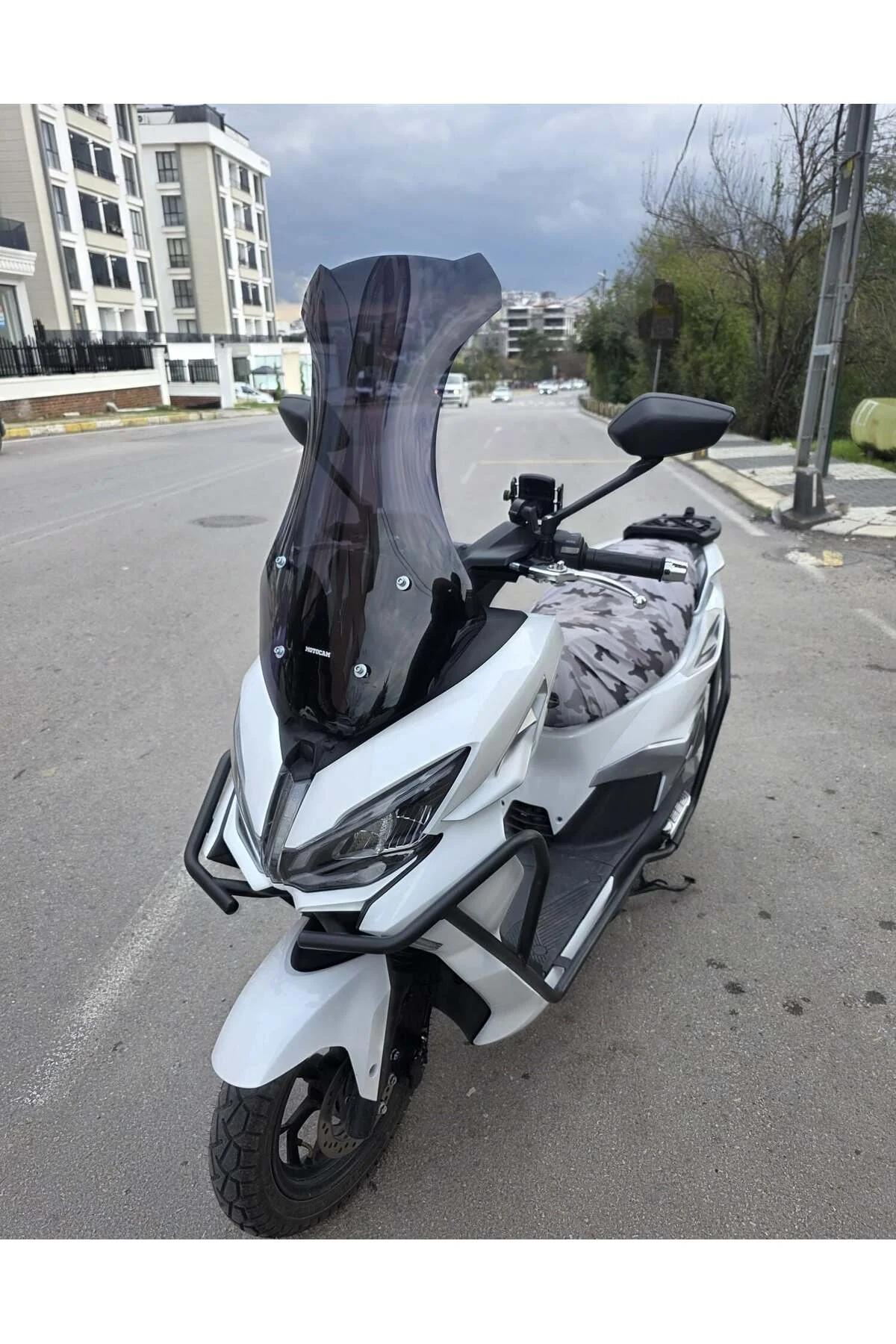RKS SRX 50 Ön Cam 2021-2026 Model 63cm Siyah Renkli 4mm - Görsel 3