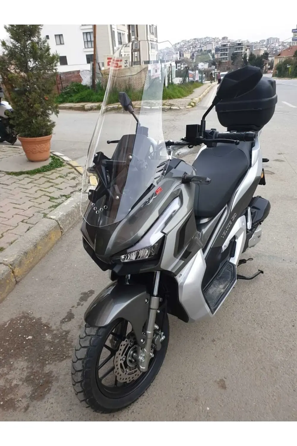 RKS Veloce 150 Ön Cam 2023-2025 Model 65cm Şeffaf Renkli 4mm ORTA