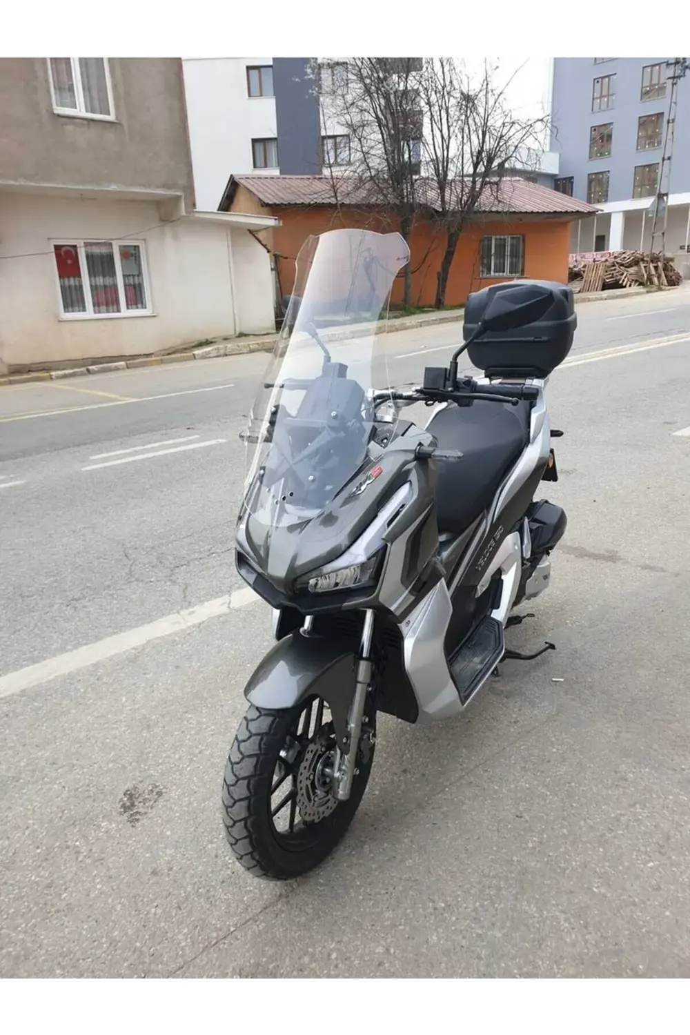 RKS Veloce 150 Ön Cam 2023-2025 Model 65cm Şeffaf Renkli 4mm ORTA
