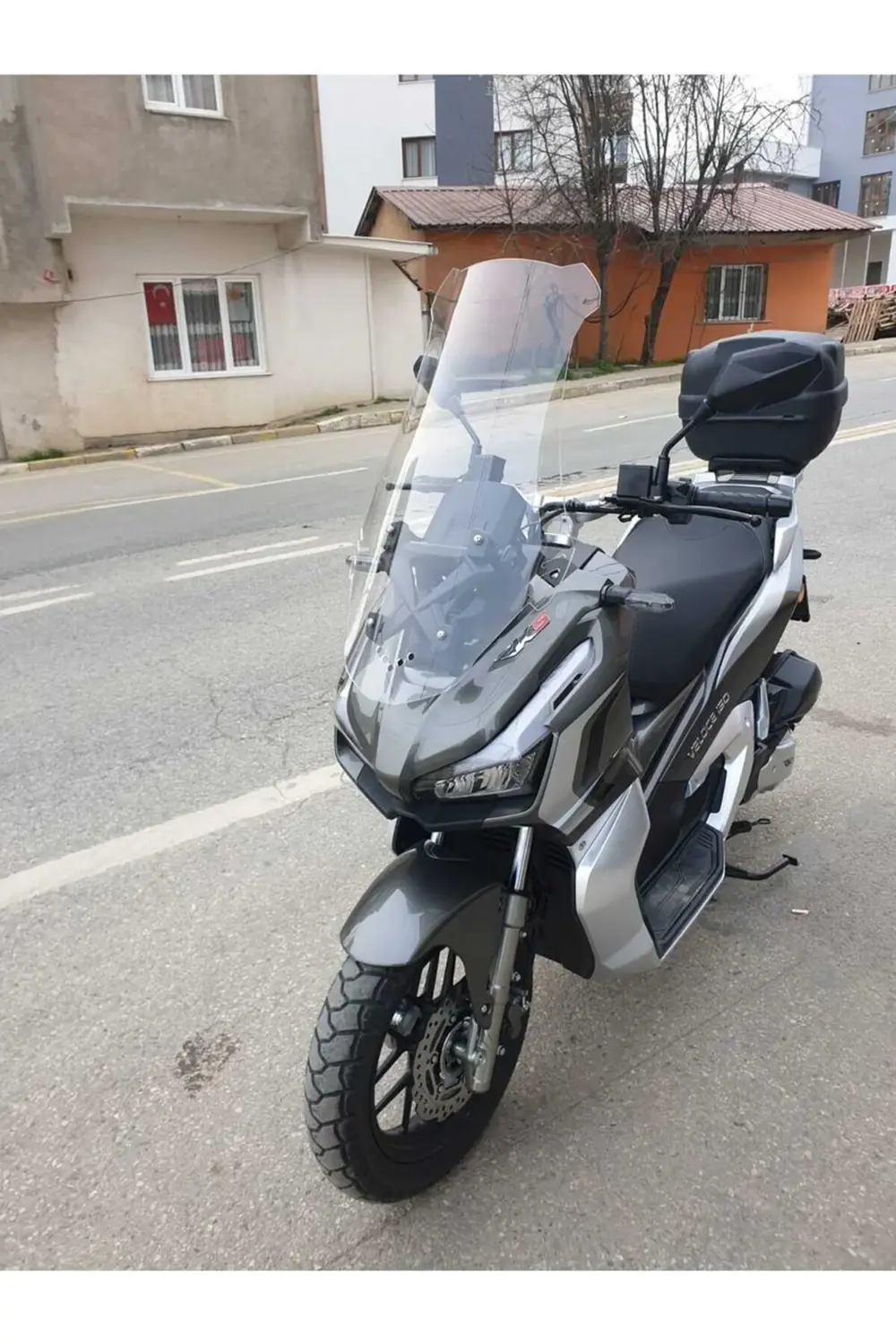 RKS Veloce 150 Ön Cam 2023-2025 Model 65cm Şeffaf Renkli 4mm ORTA