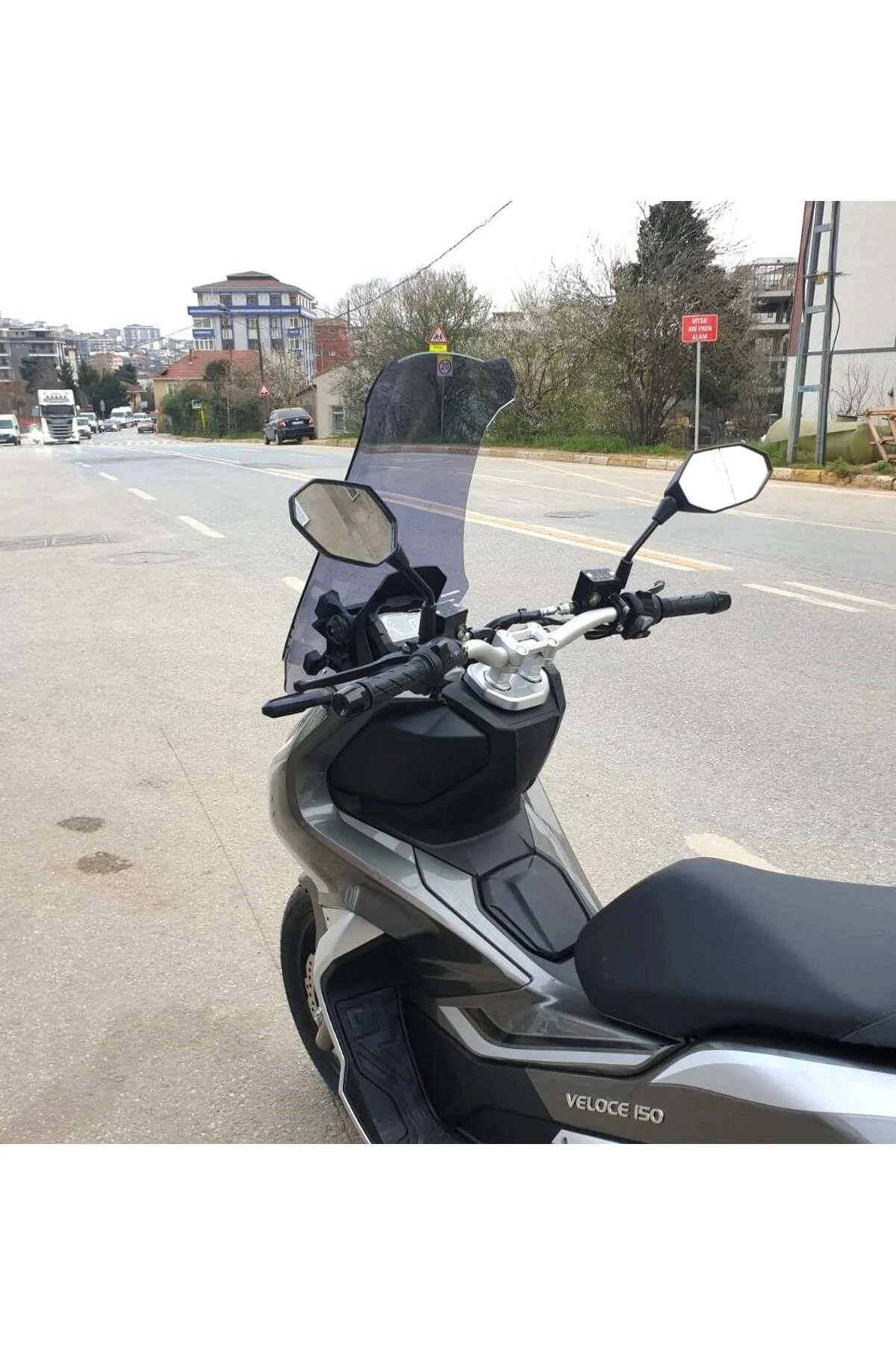 RKS Veloce Ön Cam 2023-2026 Model 65cm Siyah Renkli 4mm ORTA BOYL