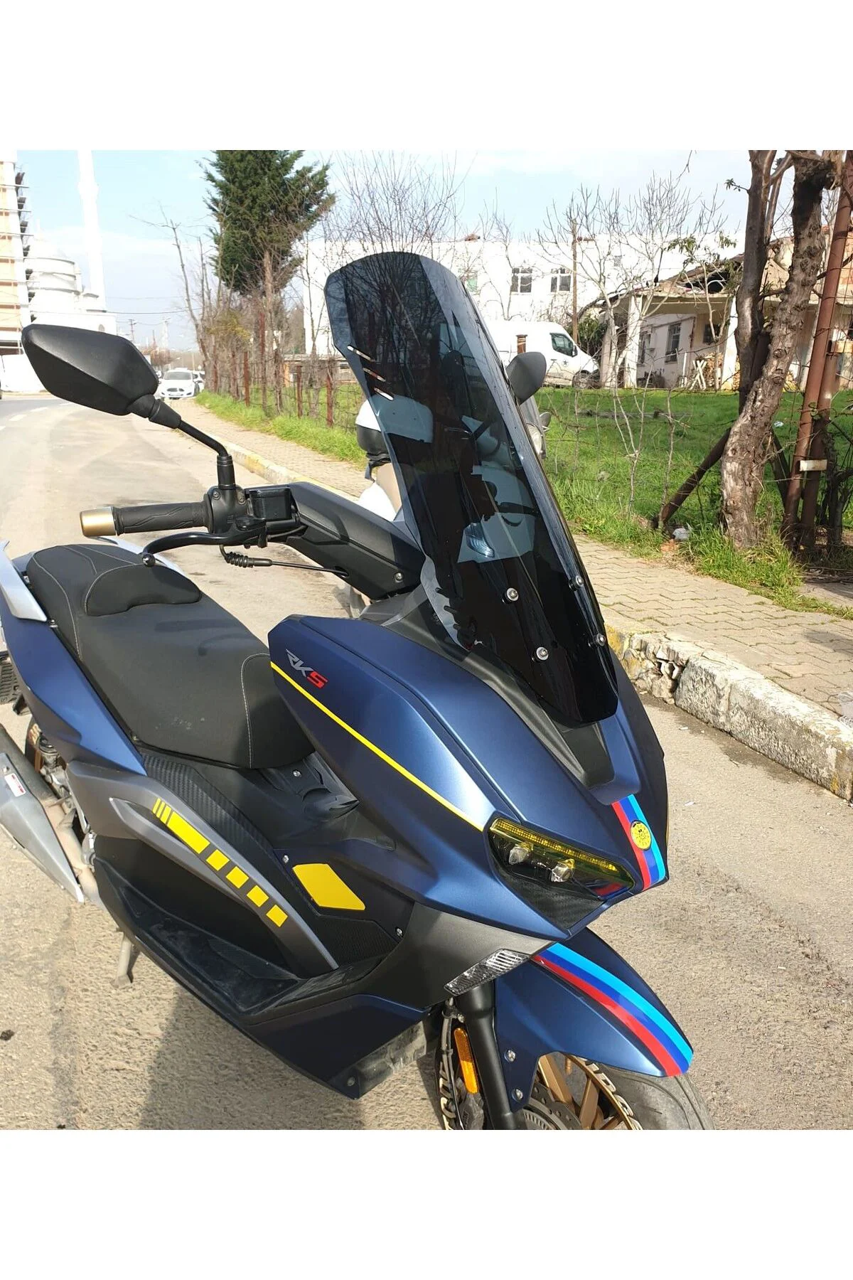 RKS Vieste 249 Ön Cam 2022-2026 Model 75cm Siyah Renkli 4mm UZUN