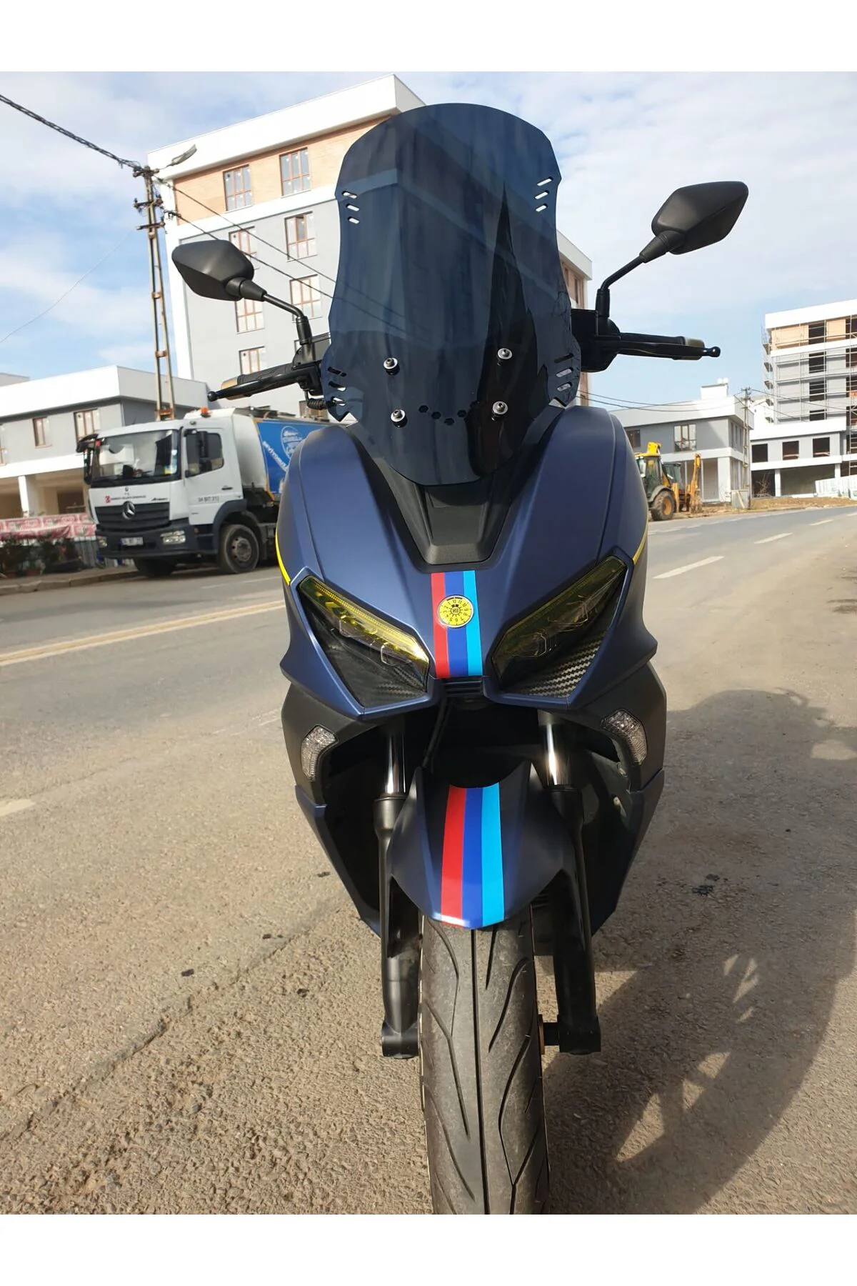 RKS Vieste 249 Ön Cam 2022-2026 Model 75cm Siyah Renkli 4mm UZUN