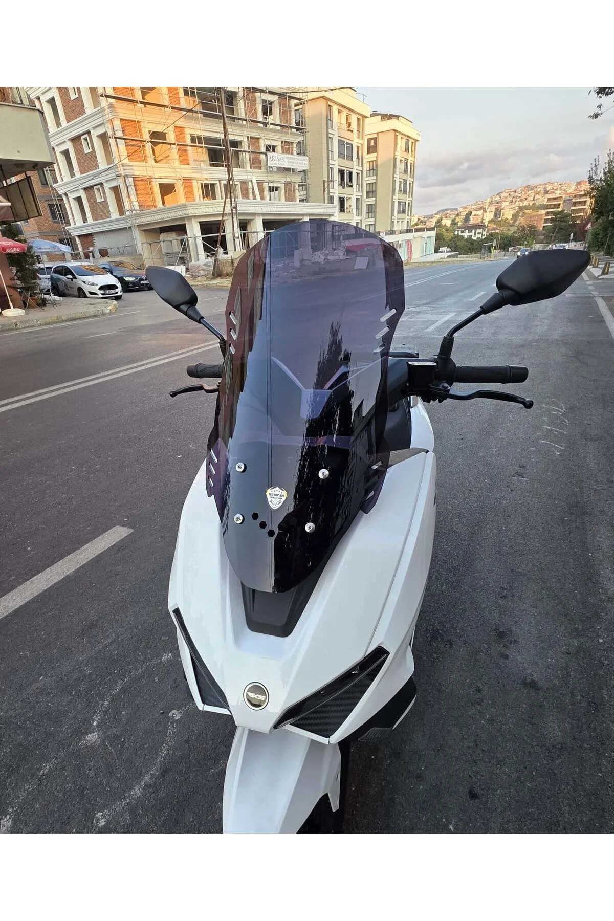 RKS Vieste 249 Ön Cam 2022-2026 Model 55cm Siyah Renkli 4mm KISA