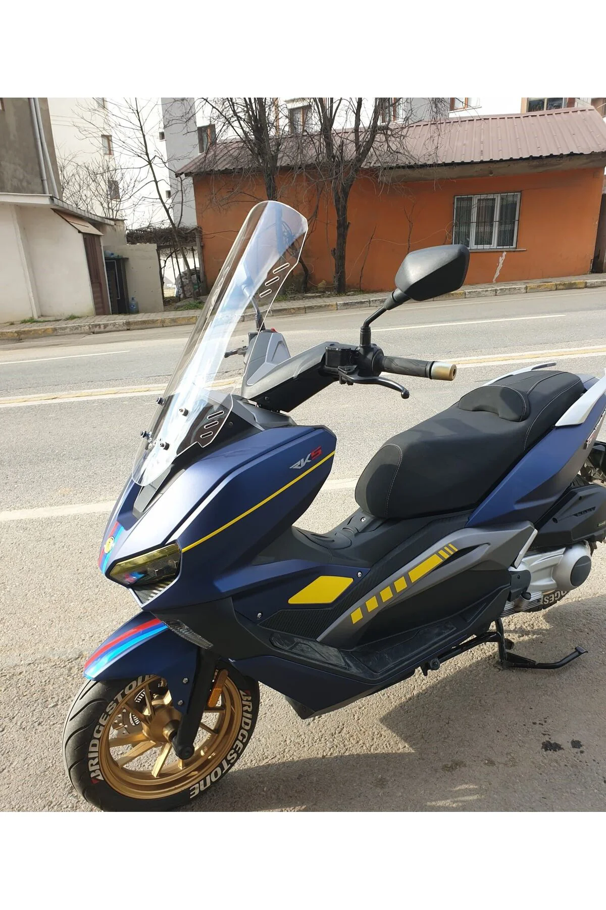 RKS Vieste 249 Ön Cam 2022-2026 Model 65cm Şeffaf Renkli 4mm ORTA
