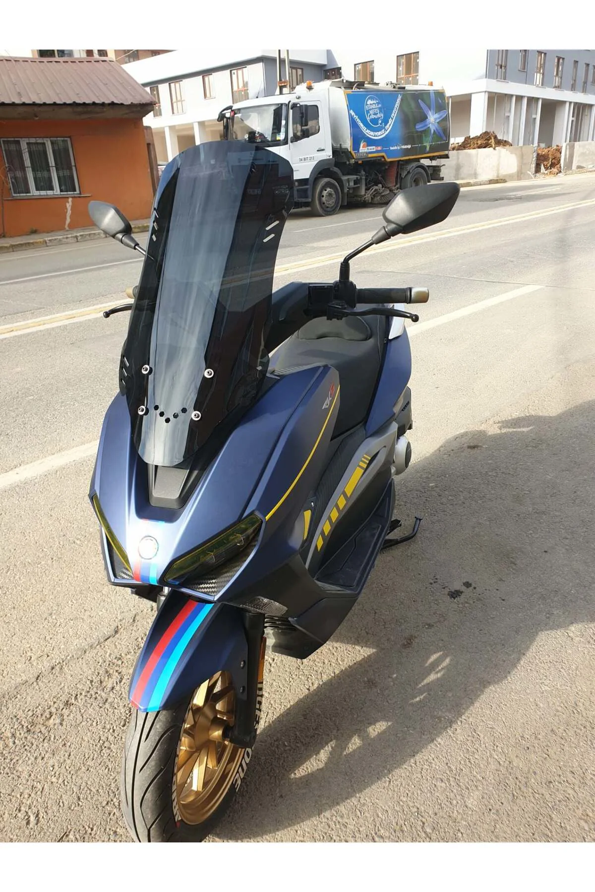 RKS Vieste 249 Ön Cam 2022-2026 Model 75cm Siyah Renkli 4mm UZUN