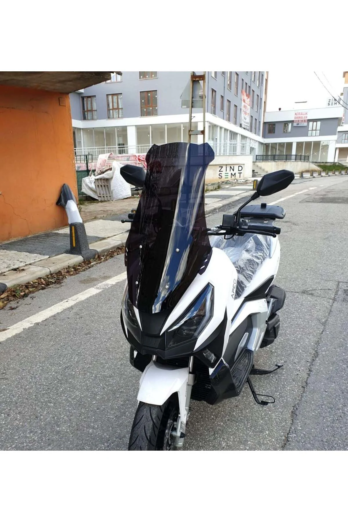 RMG Moto Gusto Dream 150 Ön Cam 2023-2026 Model 65cm Siyah Renkli 4mm ORTA BOYLU