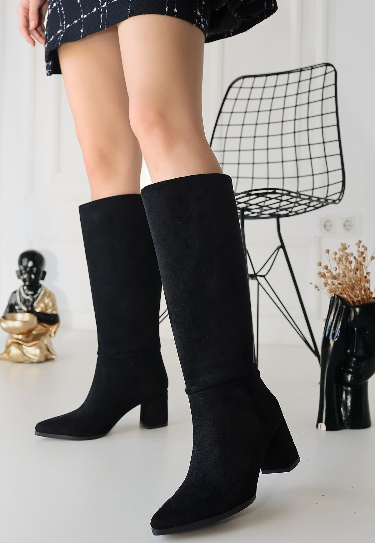 Roksa Siyah Süet Topuklu Çizme Roksa Siyah Süet Topuklu Çizme