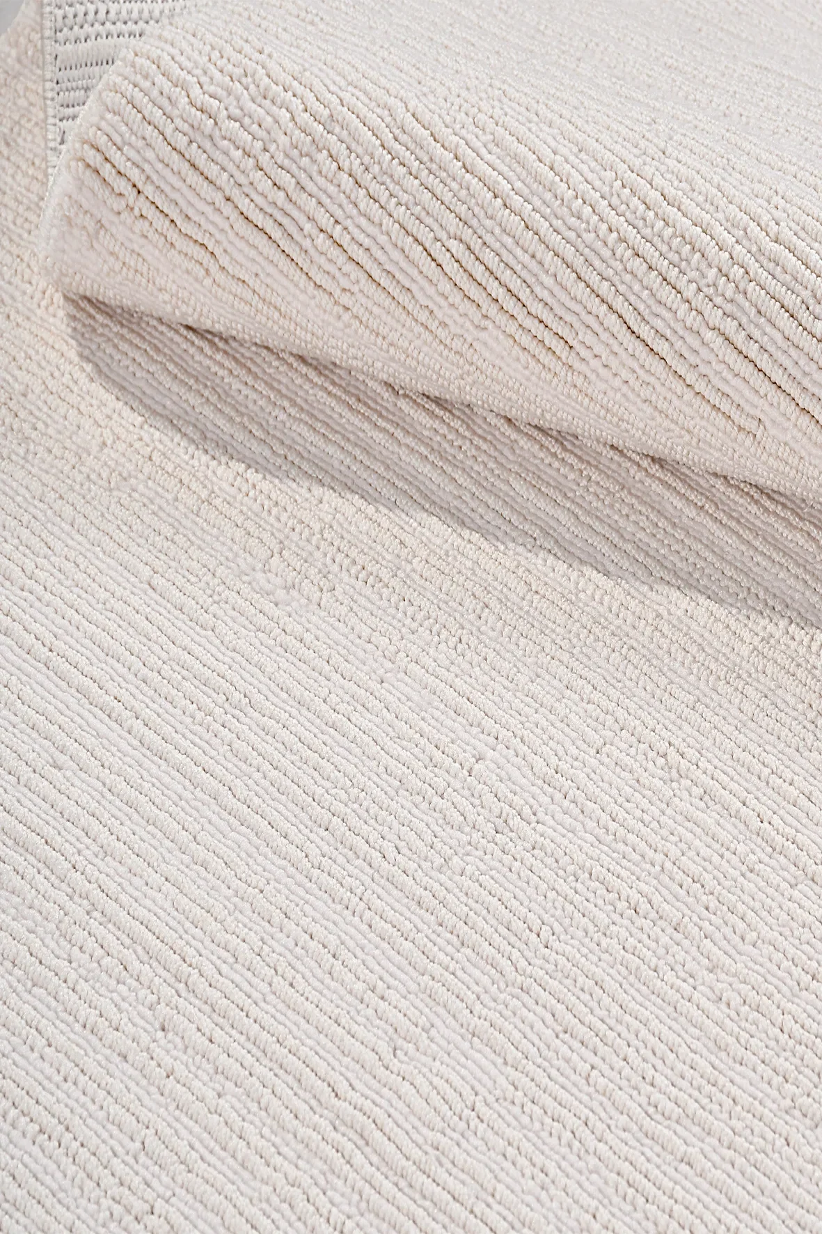 ROSA Model Oturma Odası Halısı – 182.000 İlmek Sıklığı, 9 mm Hav Yüksekliği, Polyester & Pamuk Atkı Fiyatı, Yorumları ve Özellikleri