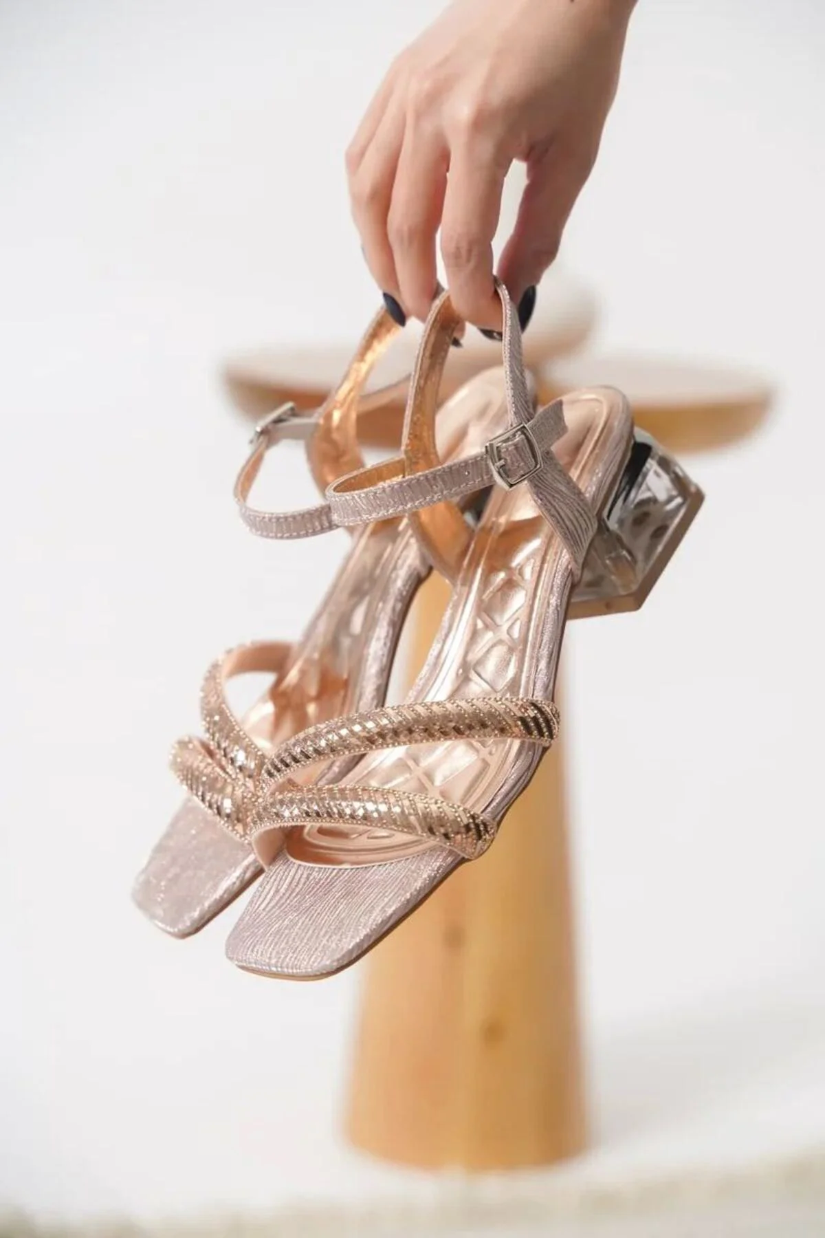 Rose Gold Taşlı Kadın Topuklu Sandalet TR25MY04D Rose Gold Taşlı Kadın Topuklu Sandalet TR25MY04D