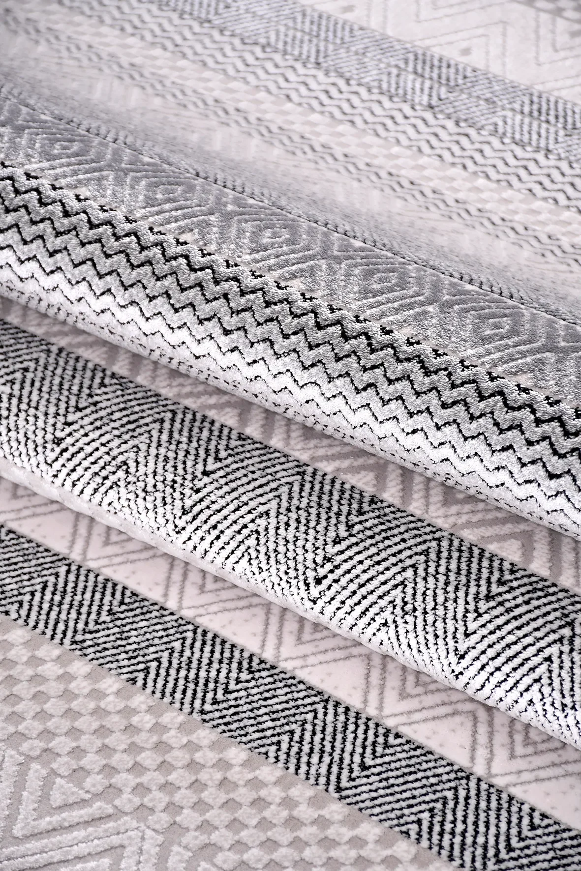 Roxstone Model Yüksek İlmek Sıklığına Sahip Modern Oturma Odası Halısı Fiyatı, Yorumları ve Özellikleri