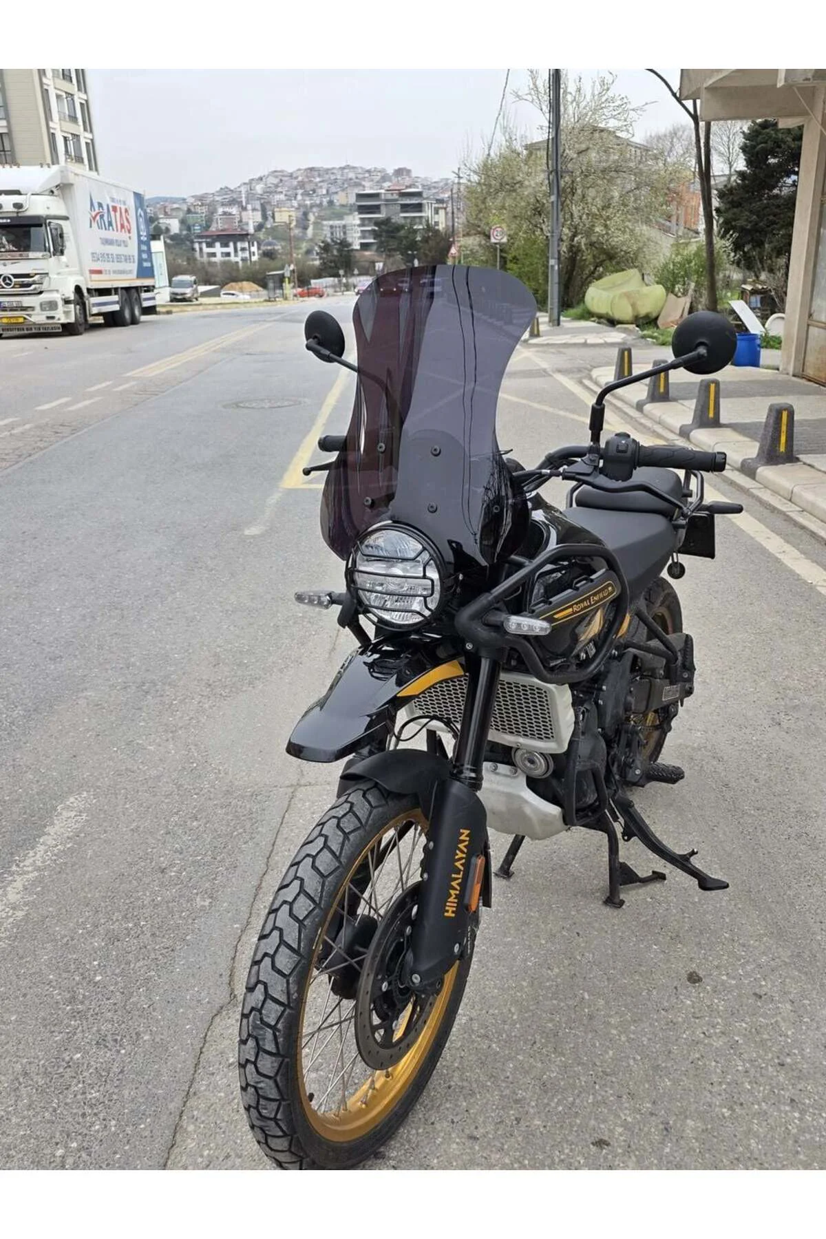 Royal Enfield Himalayan 450 Ön Cam 2023-2026 Model 49cm Siyah Ren