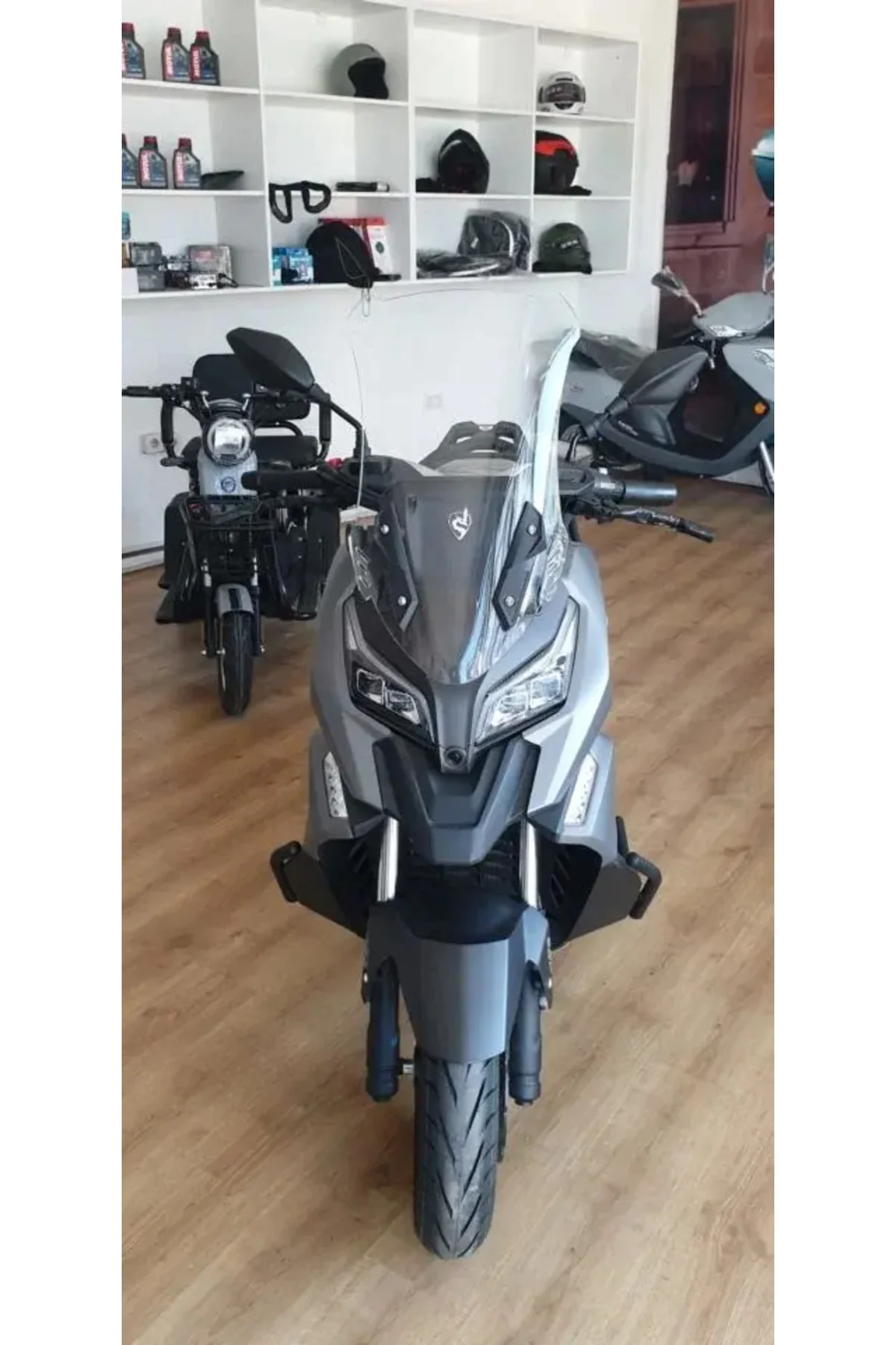 RT2 Ragner Ön Cam 2023-2026 Model 56cm Şeffaf Renkli 4mm UZUN