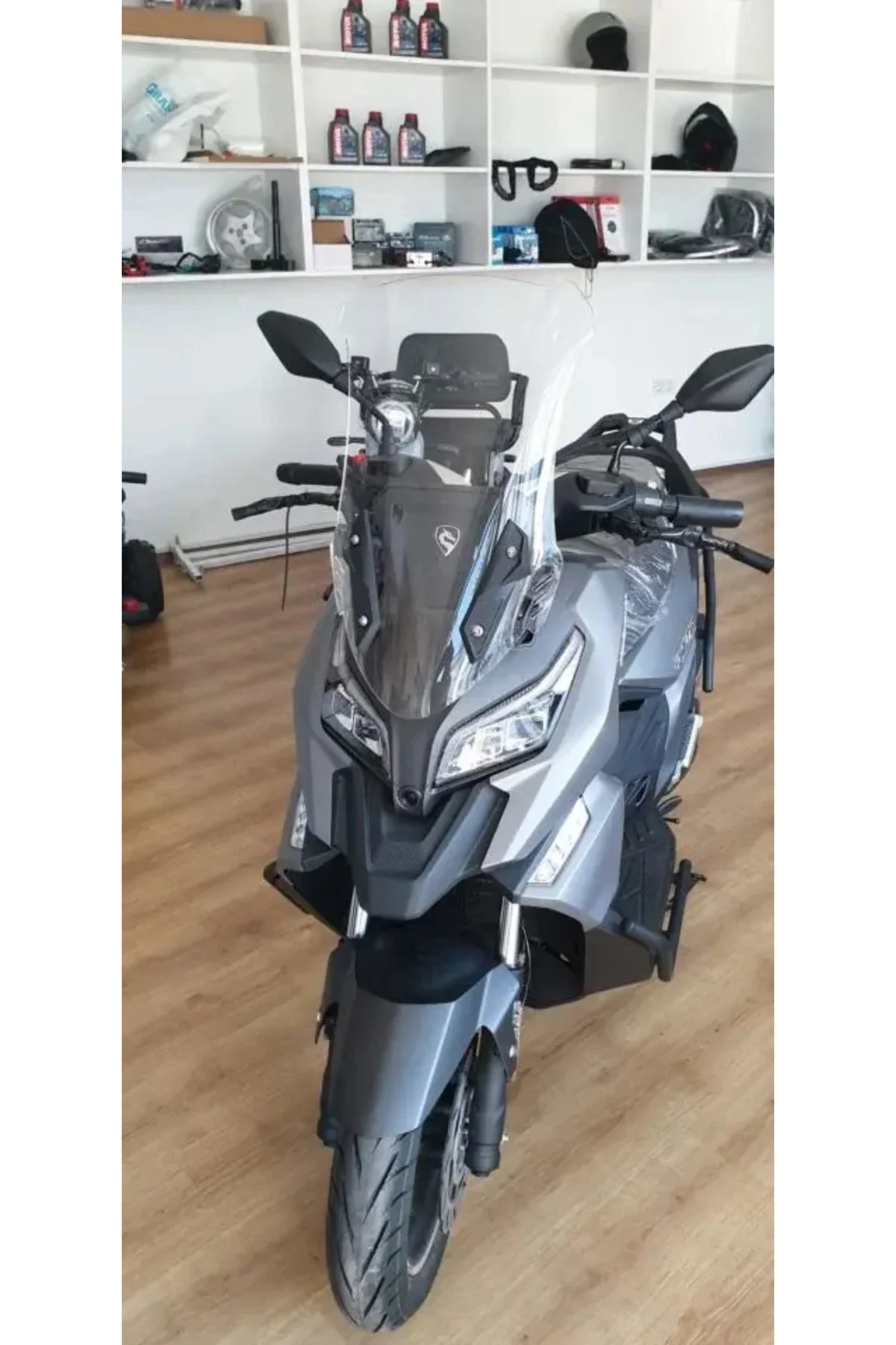 RT2 Ragner Ön Cam 2023-2026 Model 56cm Şeffaf Renkli 4mm UZUN