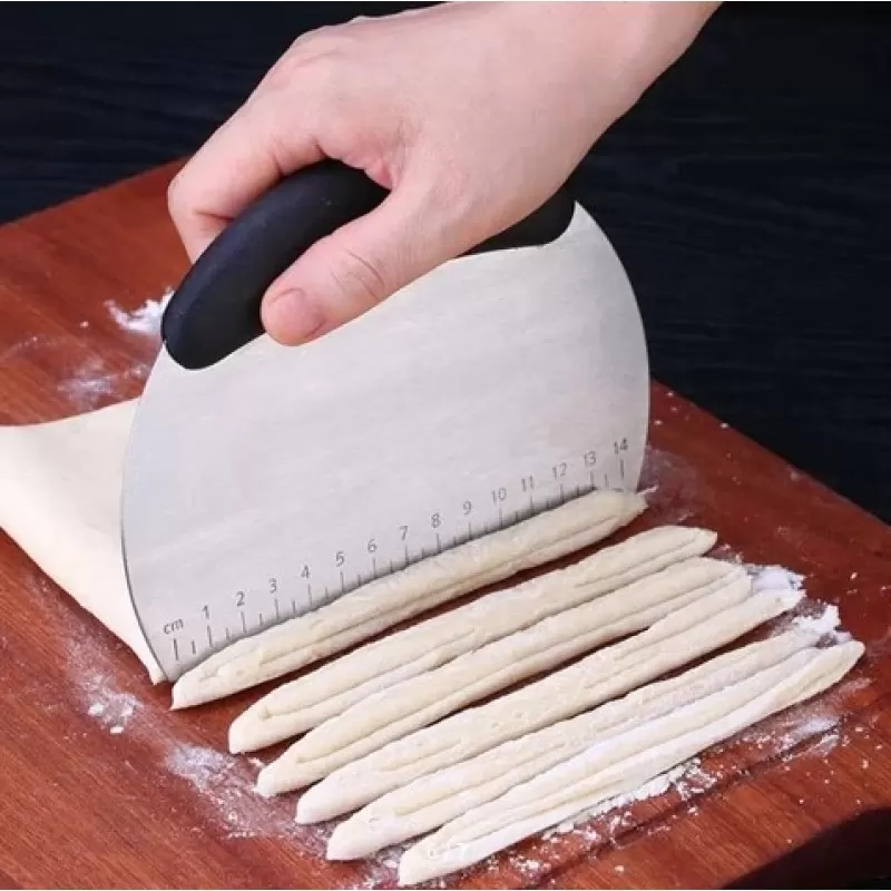 Runaway Paslanmaz Hamur Kesme Spatulası – Ölçülü Tasarım