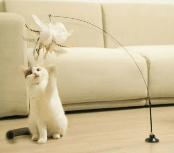 Runaway Vantuzlu Tüylü Zilli Kedi Oyun Oltası