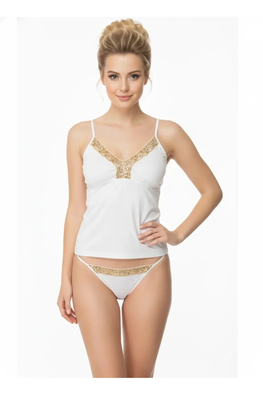 Şahinler Nakışlı İp Askılı Takım B339