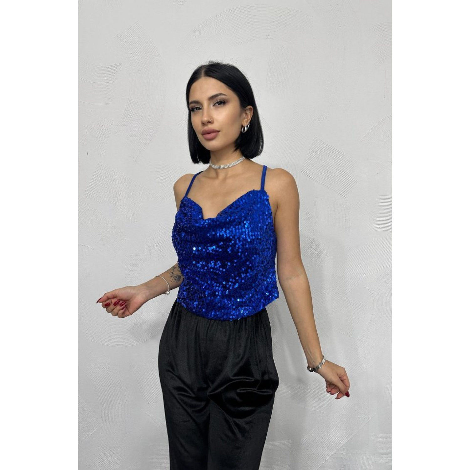 Saks Lucky Life Kadın Askılı Degaje Bluz Saks Lucky Life Kadın Askılı Degaje Bluz